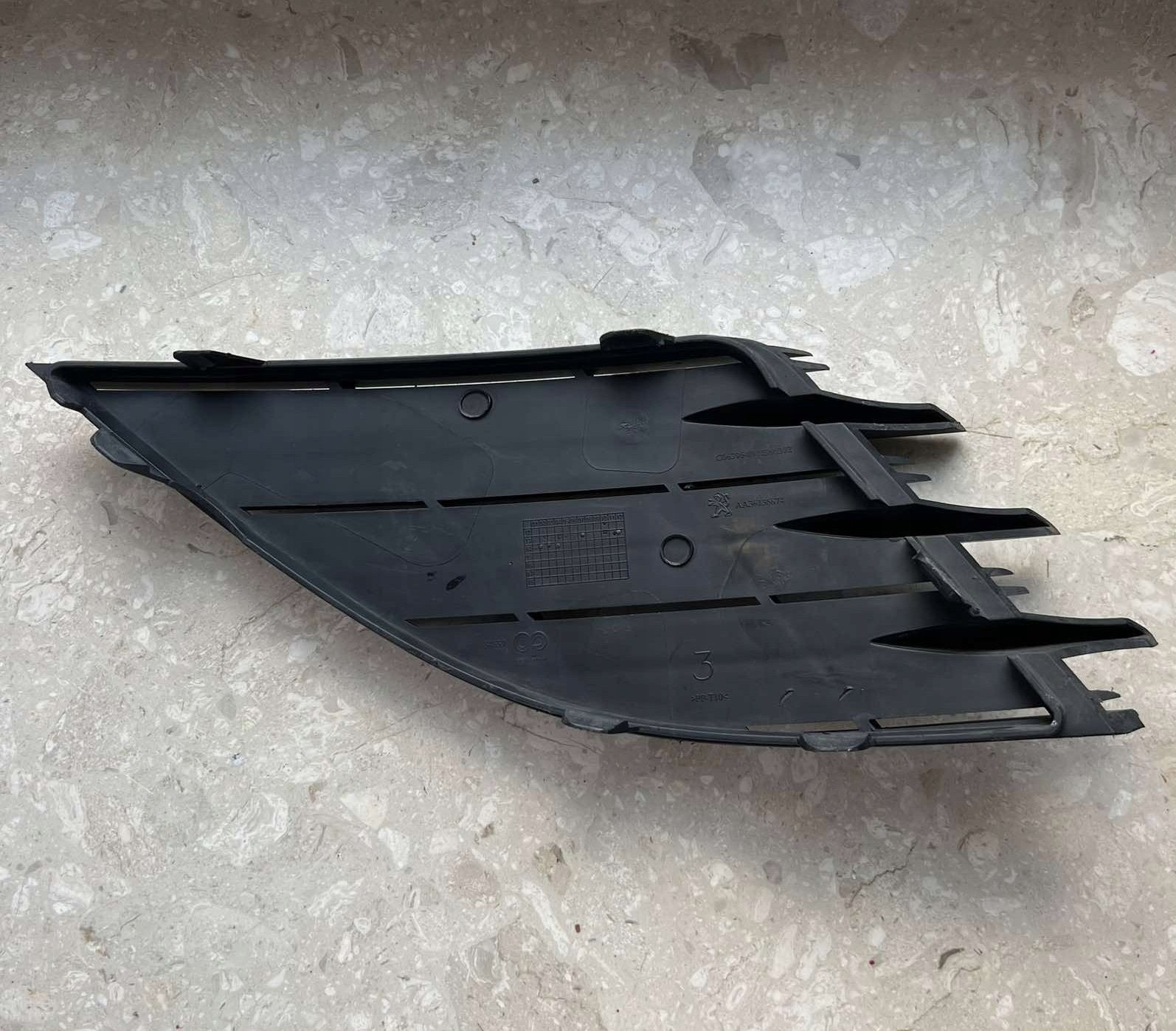 PEUGEOT 308 grid of a bumper left front front AA36136874