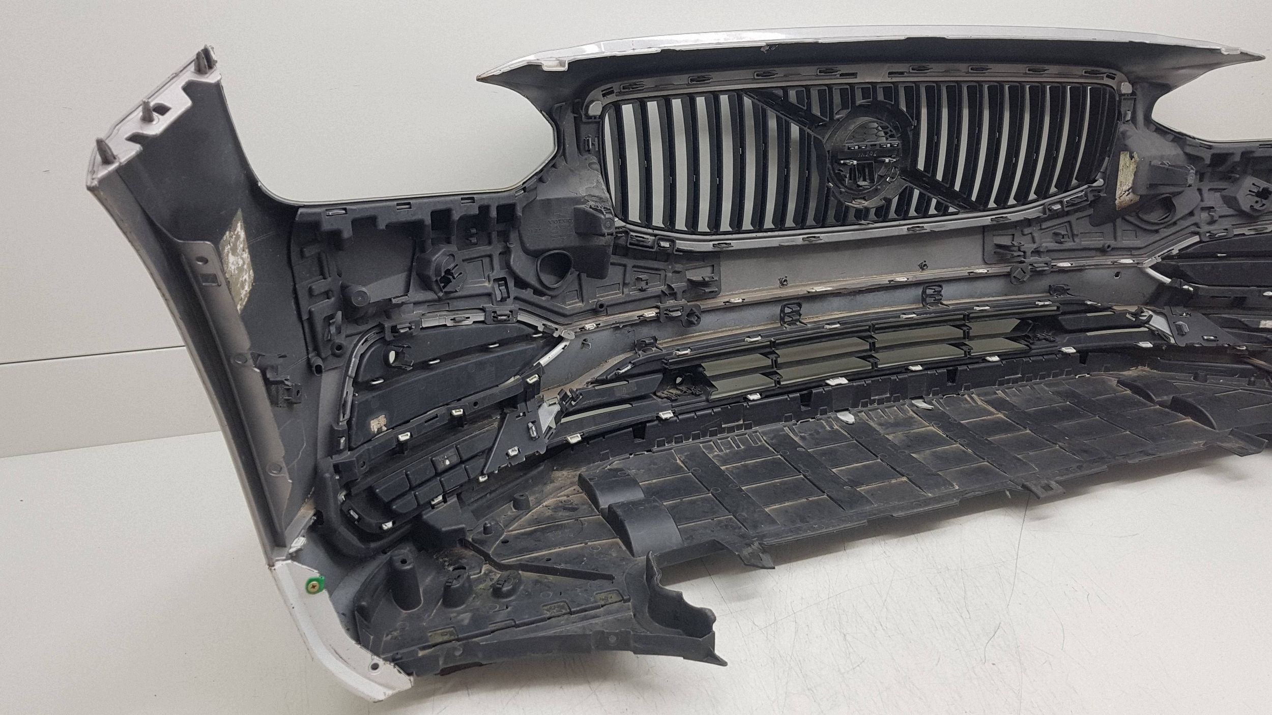 VOLVO V90 S90 2016 - bumper front 31383226