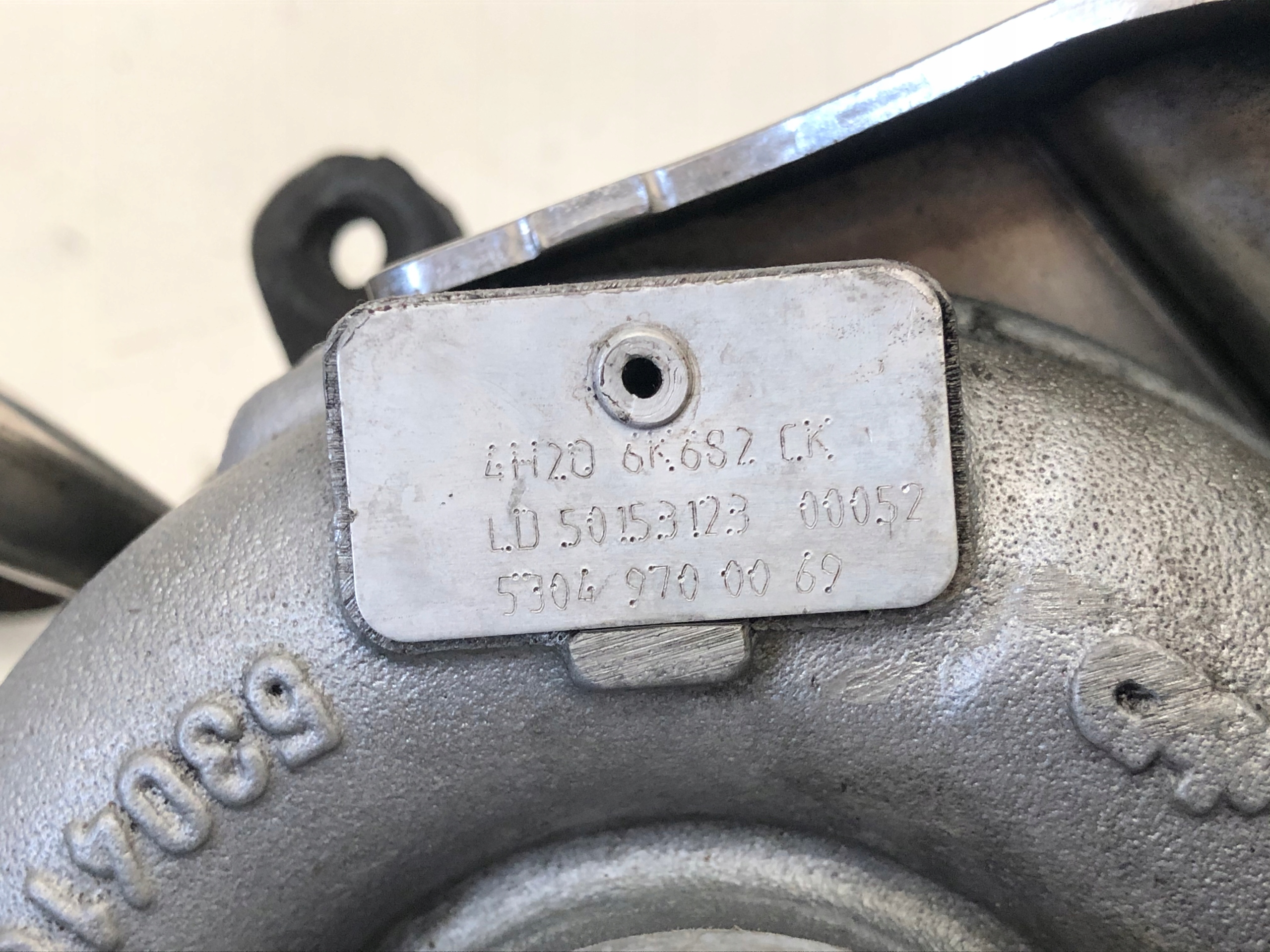 RANGE ROVER L320 2.7 TURBOSPRĘŻARKA 4H206K682 Jakość części (zgodnie z GVO) O - oryginał z logo producenta pojazdu (OE)