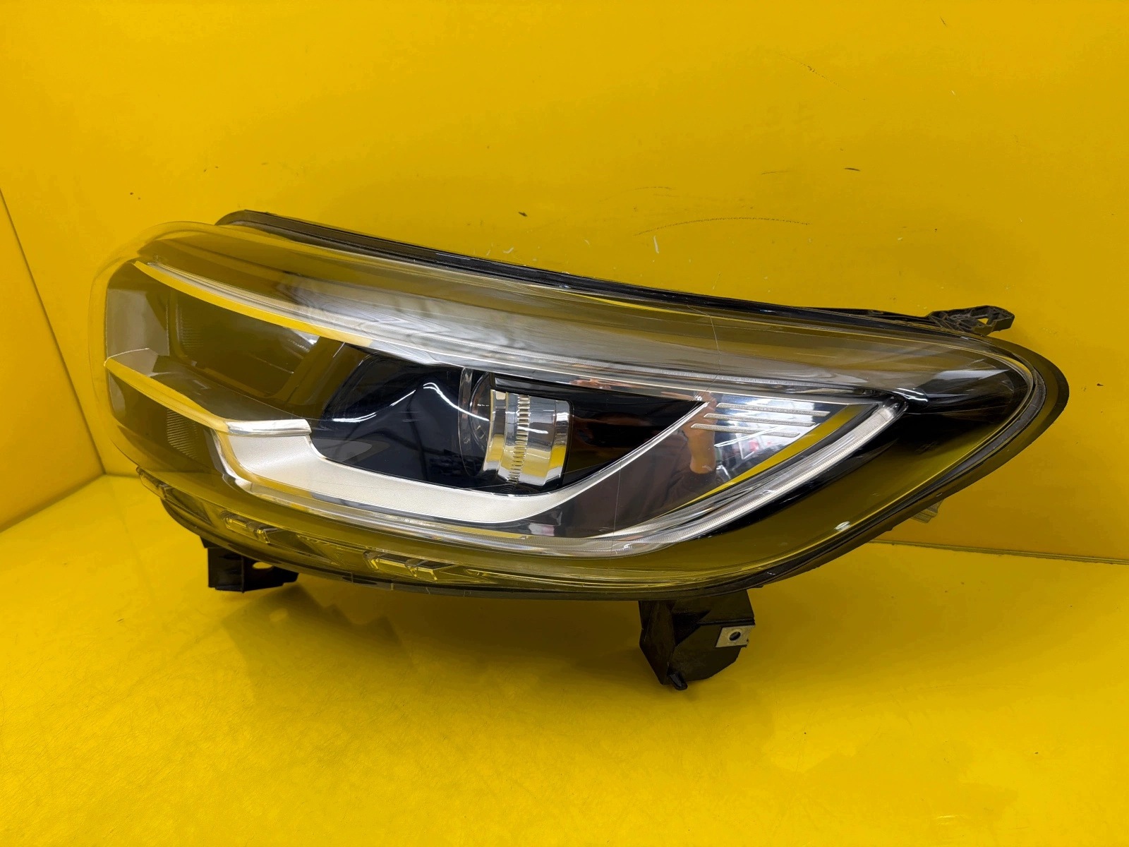 light left front Renault Kadjar Led 260605720R