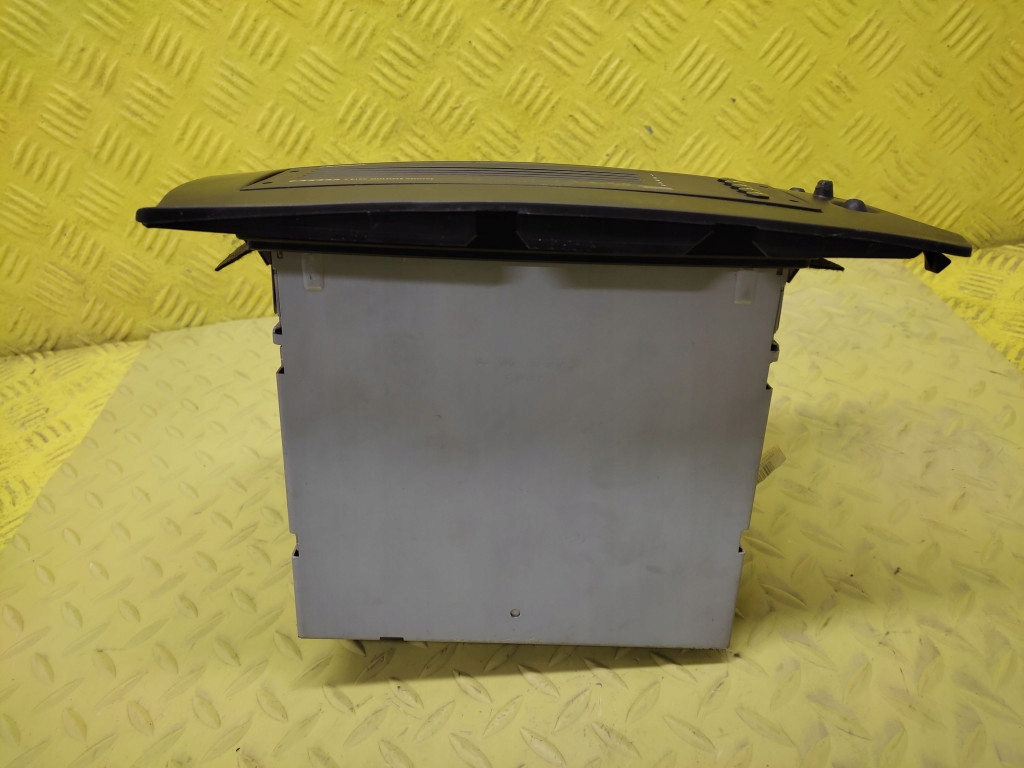CITROEN C4 changer CD 7607769060