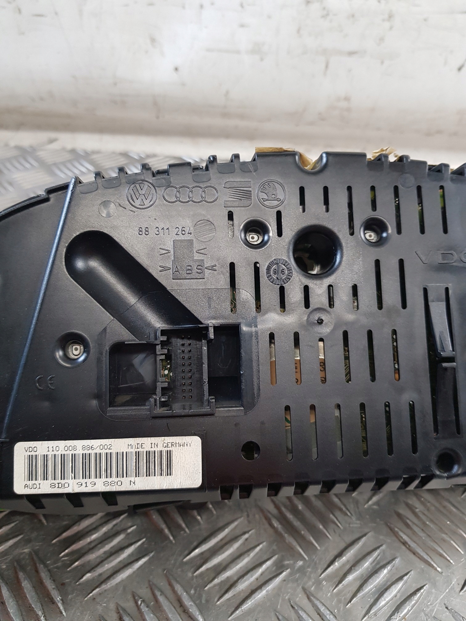 dials 8D0919880N AUDI A4 B5 1.6B EUROPA