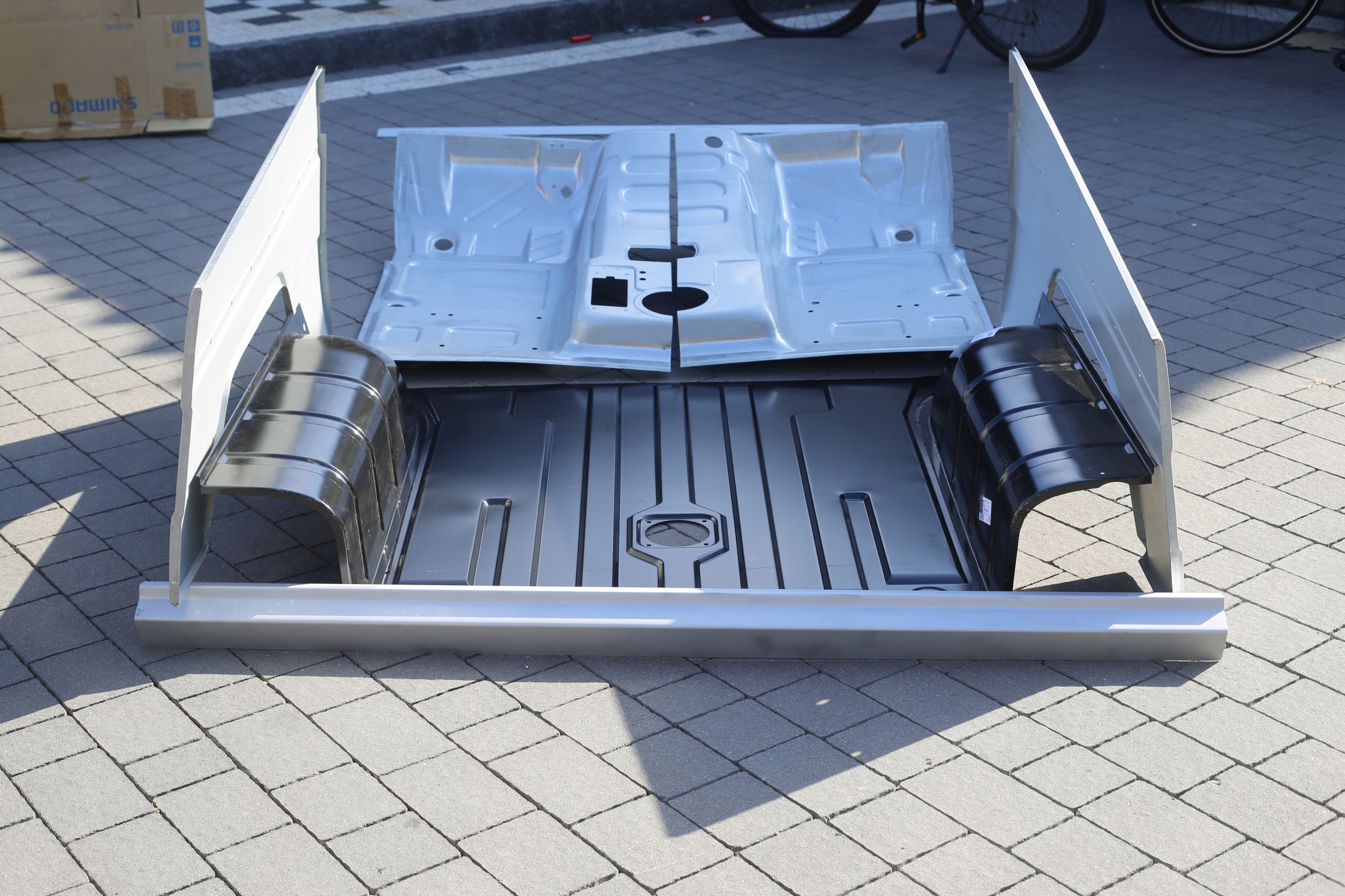 PODLOGA BLOTNIK MERCEDES G GELENDA PUCH W460 W461 Part number AB4616161867LPT