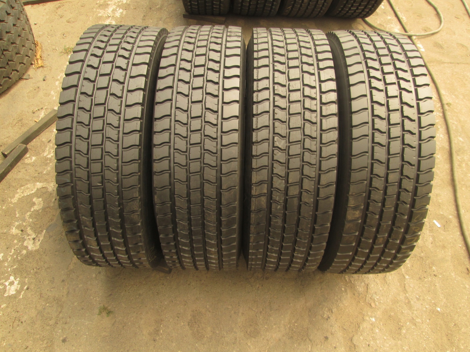 215/75R17.5 GOODYEAR RHDII+ OPONY NAPĘDOWE - KOMPLET CIĘŻAROWE