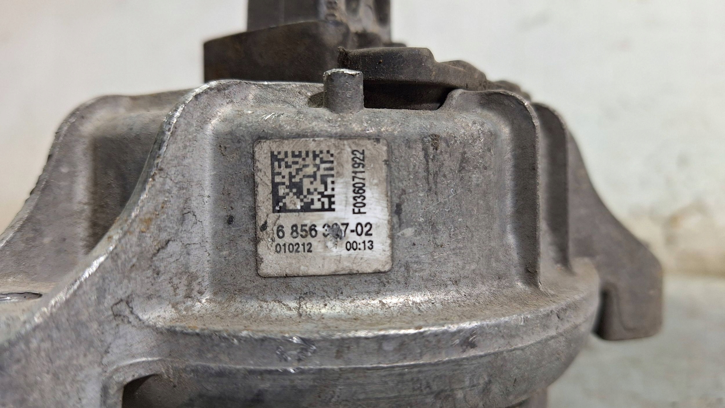 engine mount left 6856327 BMW 5 F10 F11