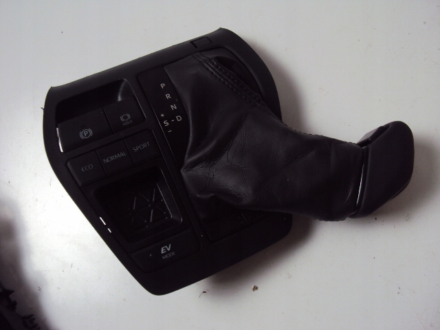 РУЧКА СИЛЬФОНА ПАНЕЛЬ ПЕРЕДАЧ TOYOTA RAV - 4 2019 ГОД