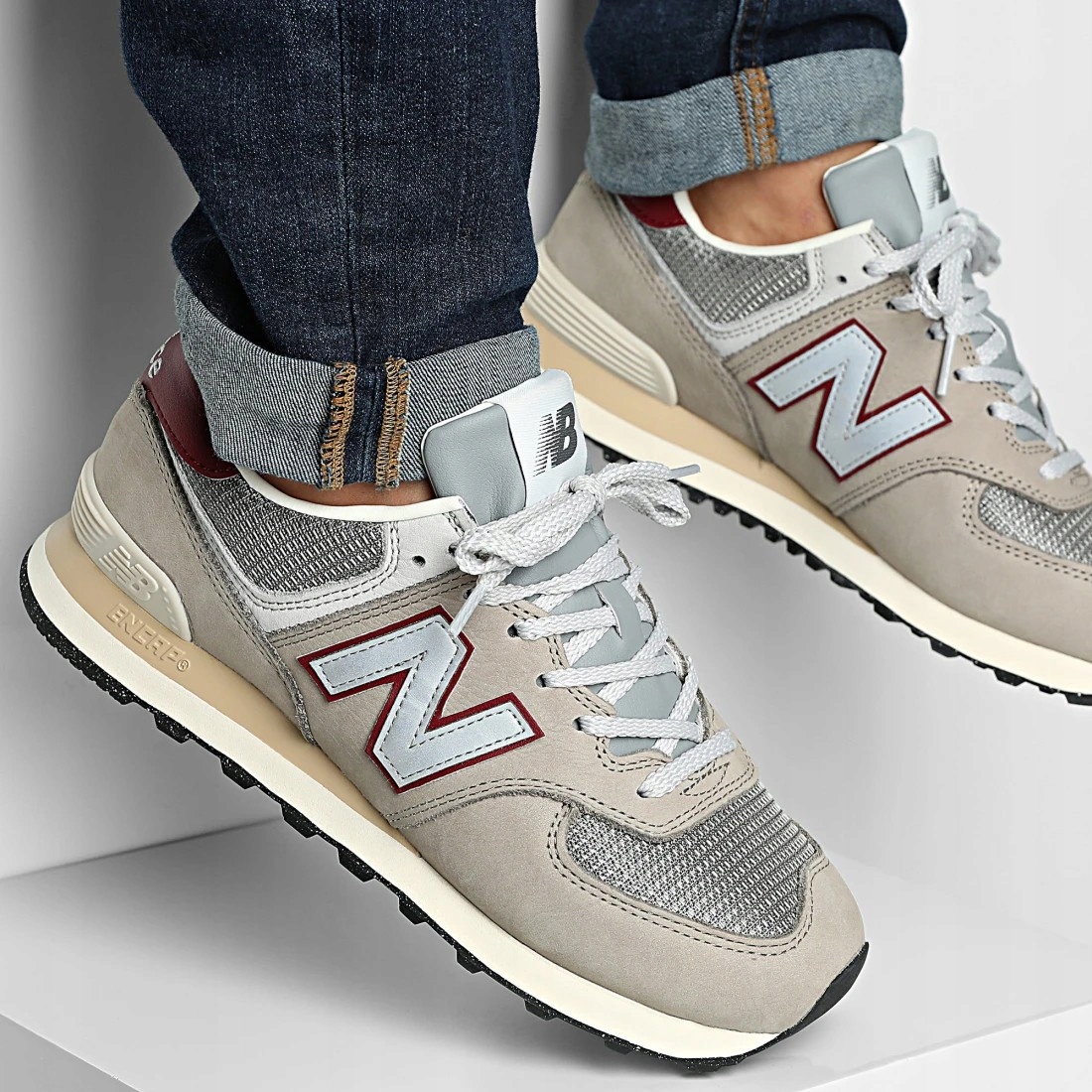 Boty New Balance U574SKB šedé kožené tenisky