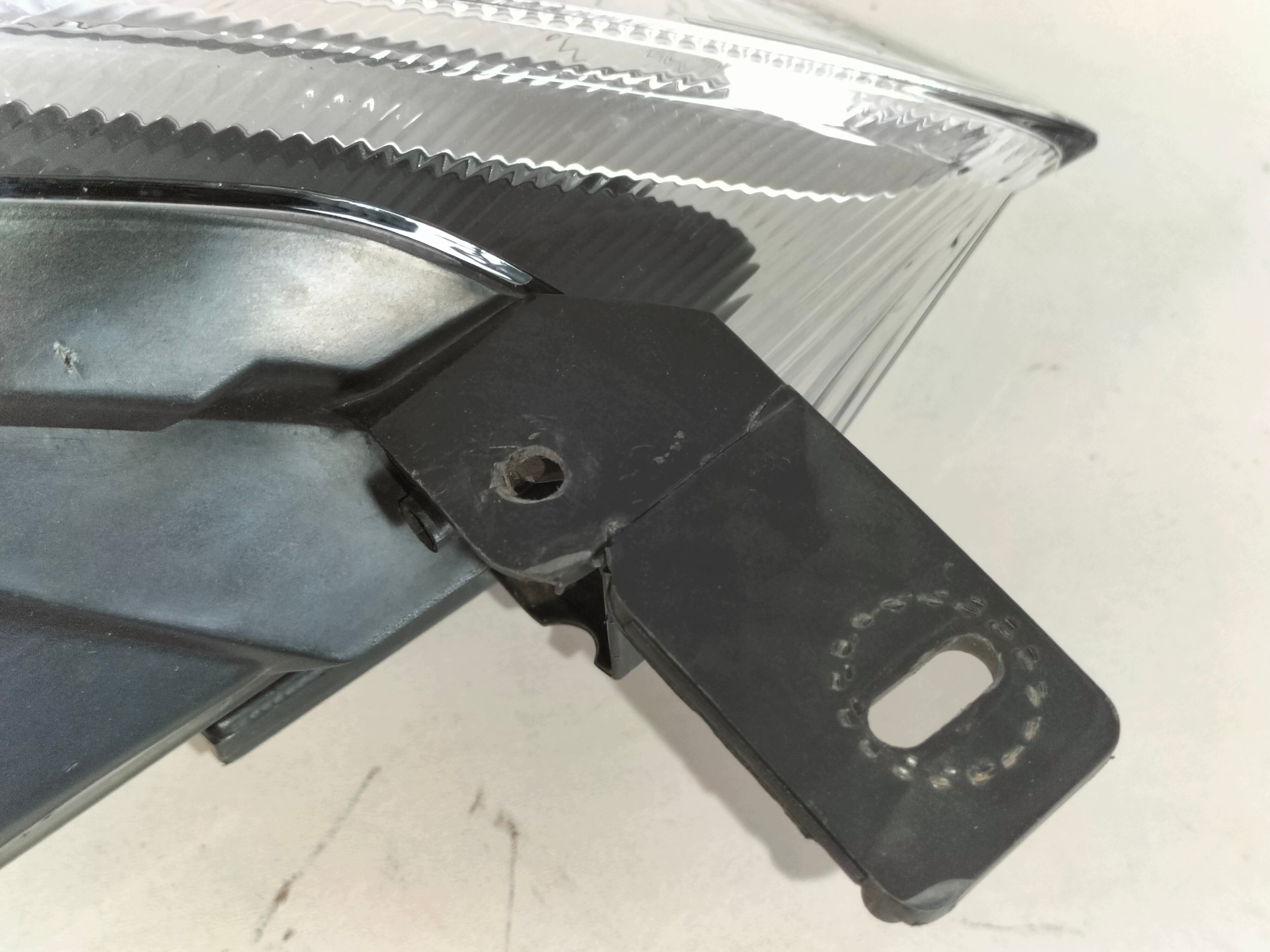 light front reflektor left FORD FIESTA MK8 17