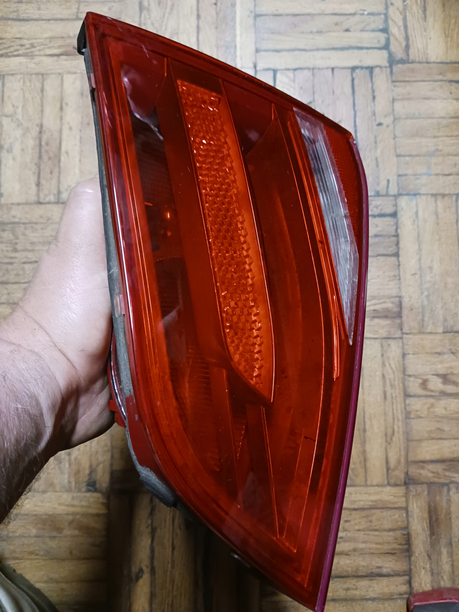 8K5945094 A4 B8 sedan light bonnet right rear part Orygi