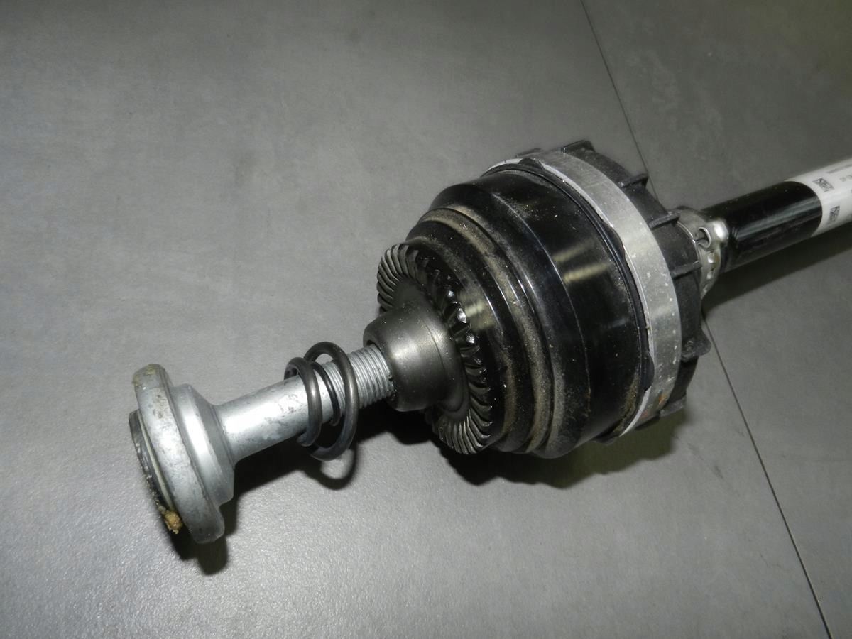 BMW 3 G20 semi-axis left rear part 8665783