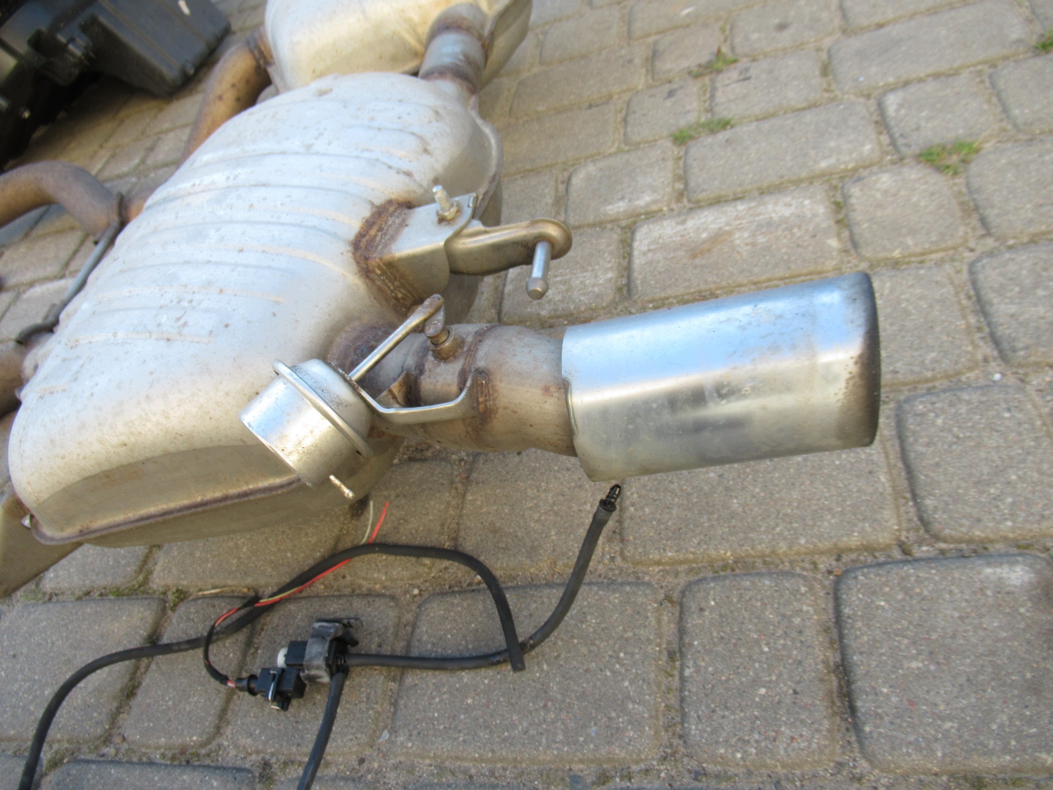 tlumič výfukový systém koncowki SWAP kryty BMW 3 E90 E91 E92 E93 N55 335i