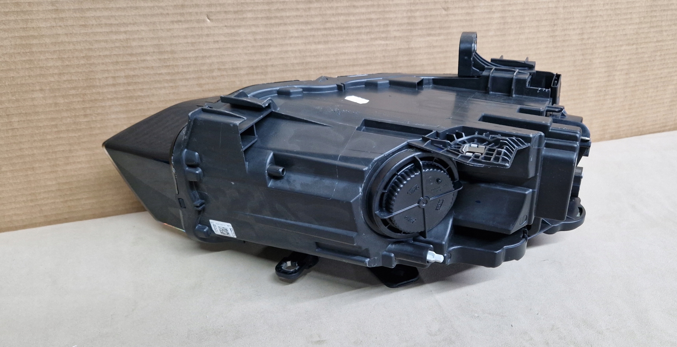 light AUDI Q2 81A941003 left as new complete original