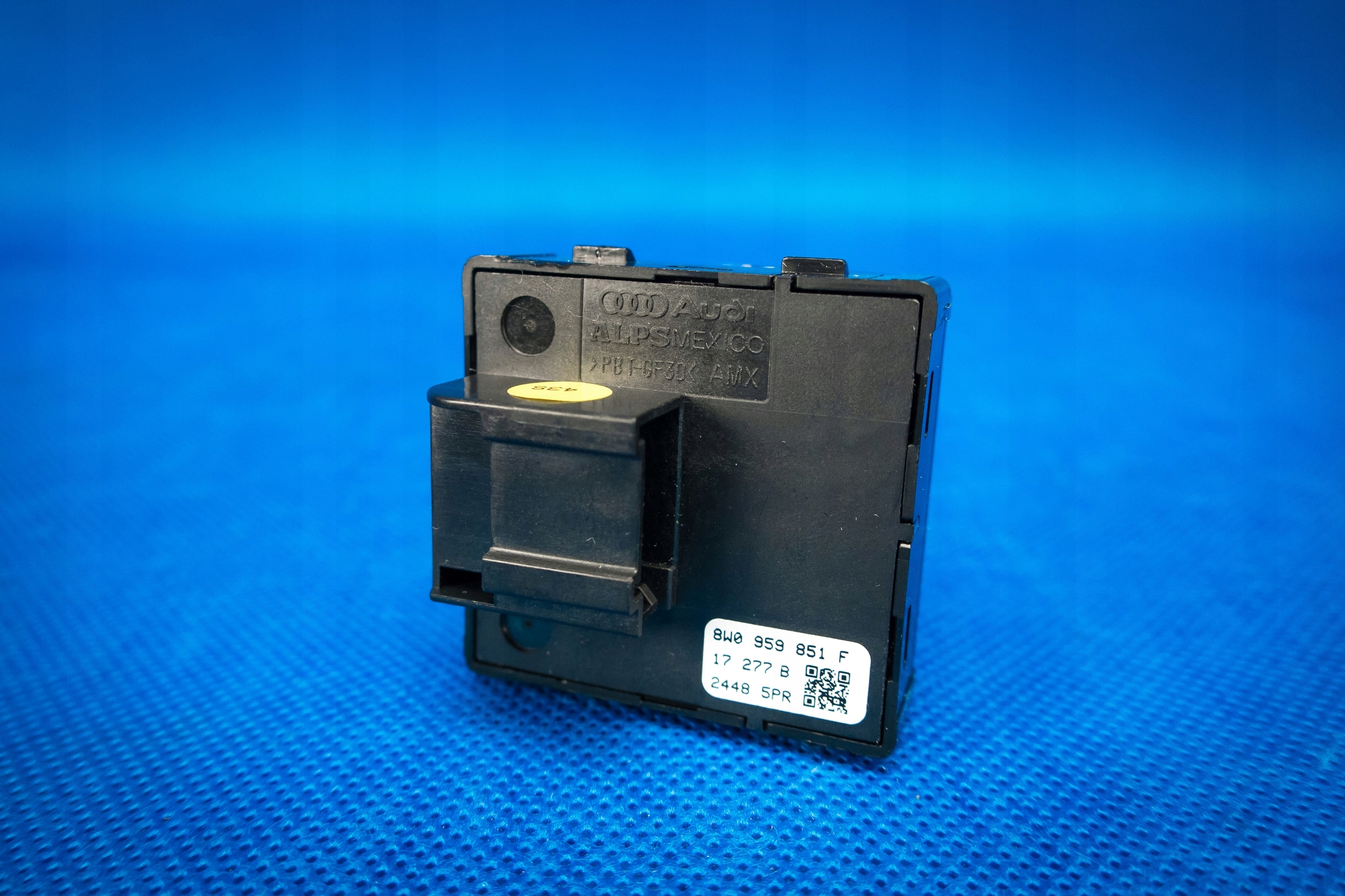 switch windows rear part Audi Q8 4M8 8W0959851F