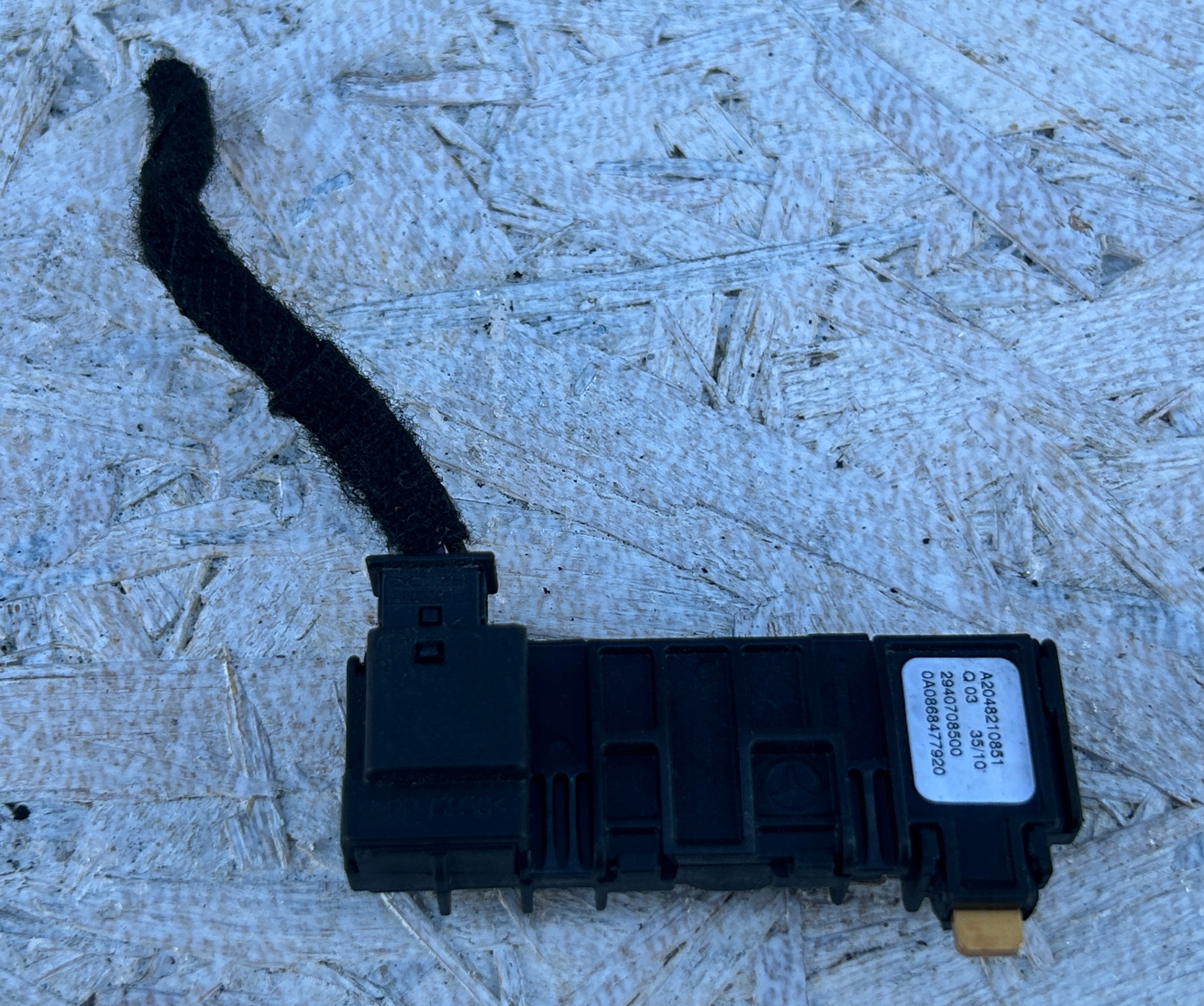 Sensor WILGOTNOSCI MERCEDES GLK X204 A2048210851