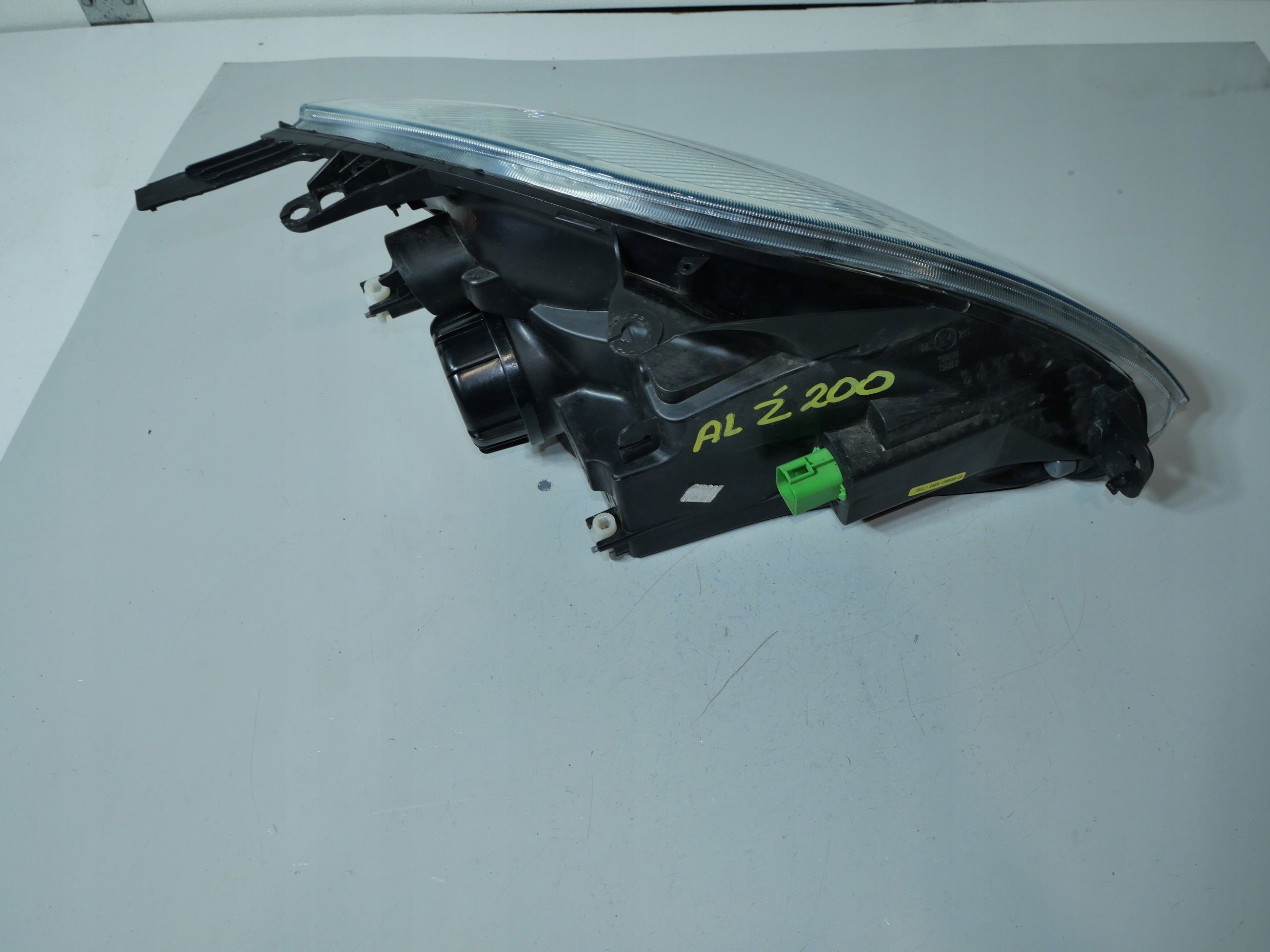 FORD FIESTA MK6 01-07 REFLEKTOR left light front 2S6X-13W030-CE