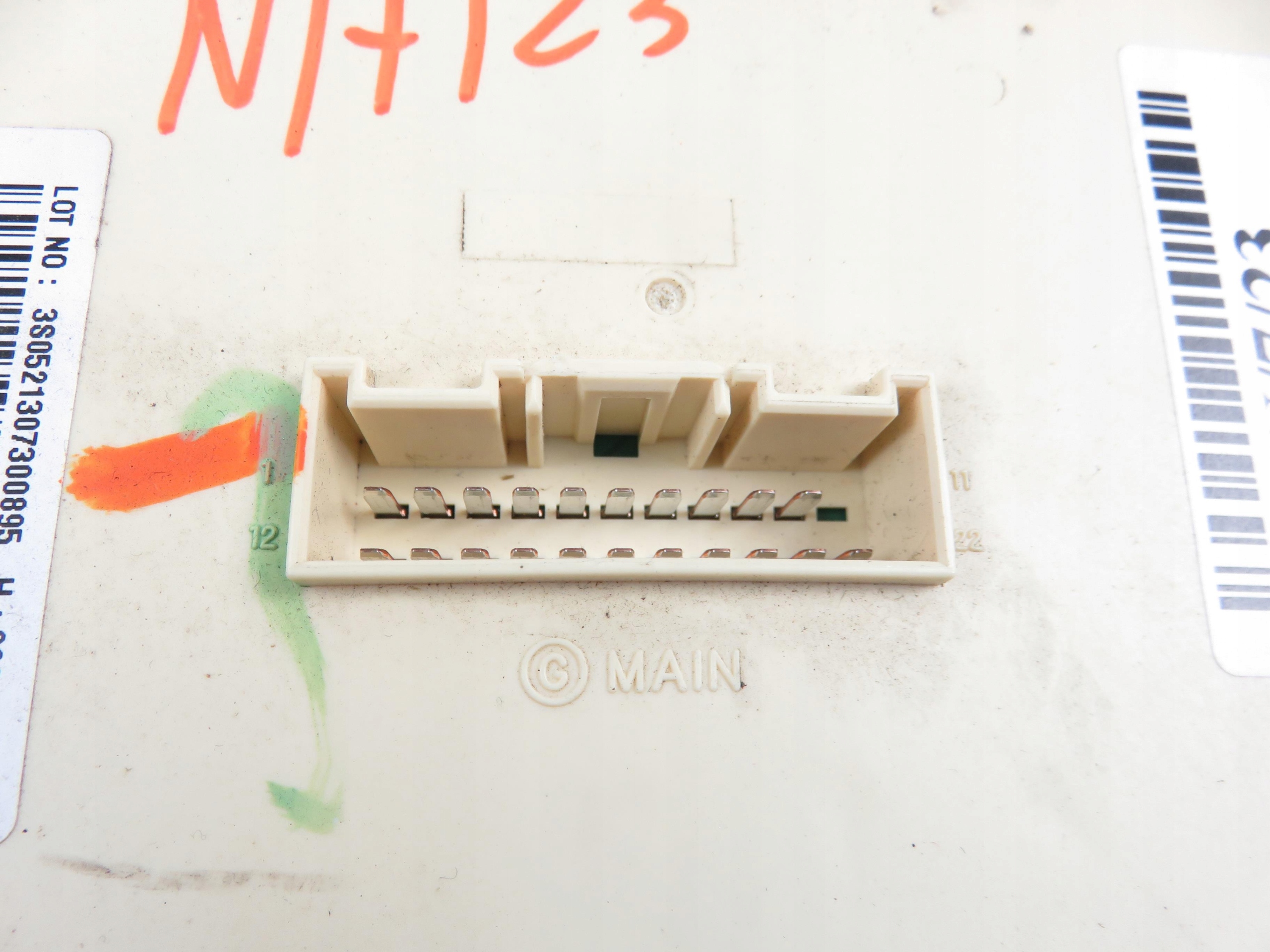 SKRZYNKA BEZPIECZNIKÓW HYUNDAI SONATA 919503S052 Typ samochodu Samochody osobowe