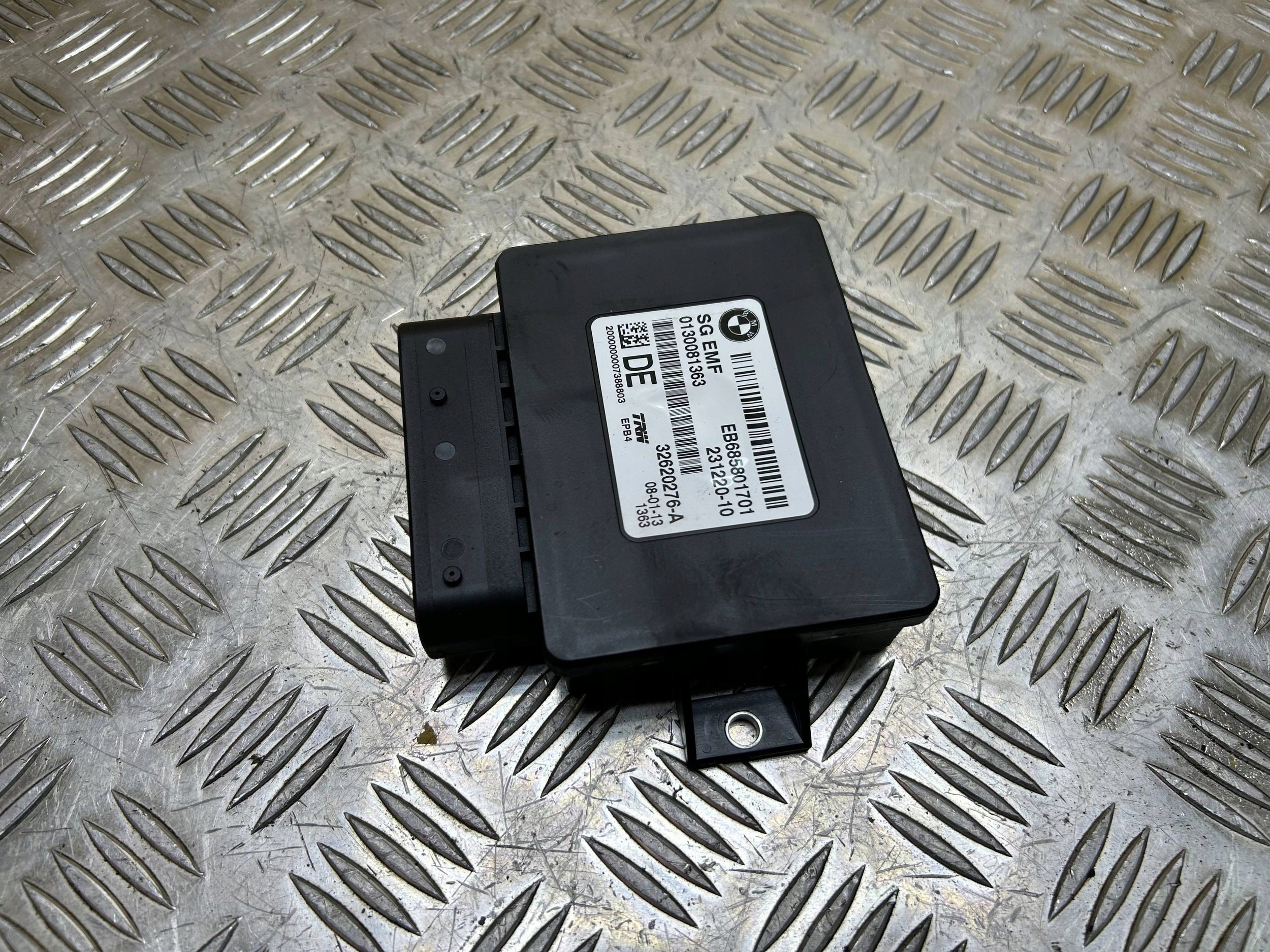 module / control unit electric brake BMW 6 F06 Gran coupe 2013 6858017