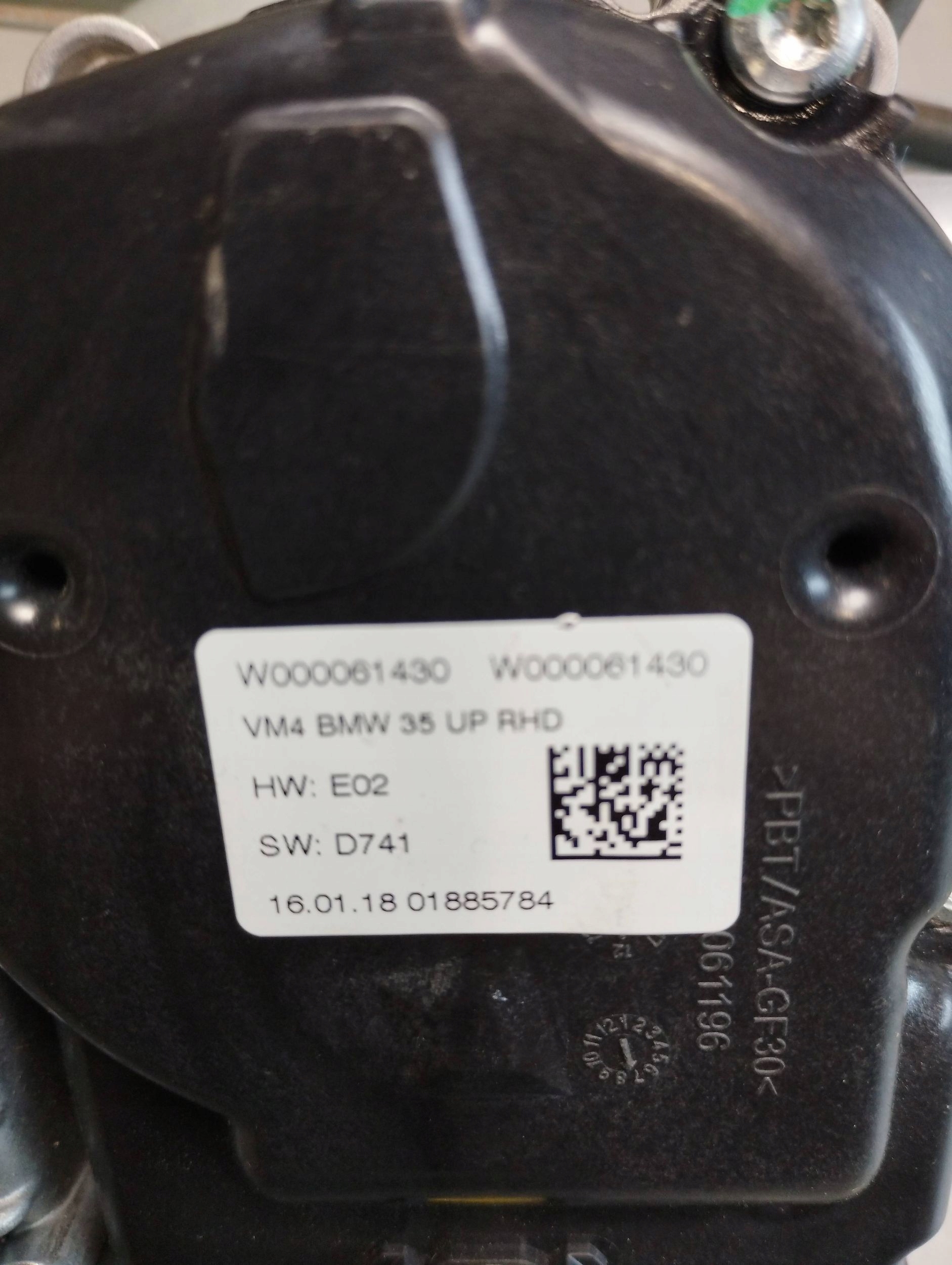 BMW 7 G11 wiper mechanism front 7450483 UK