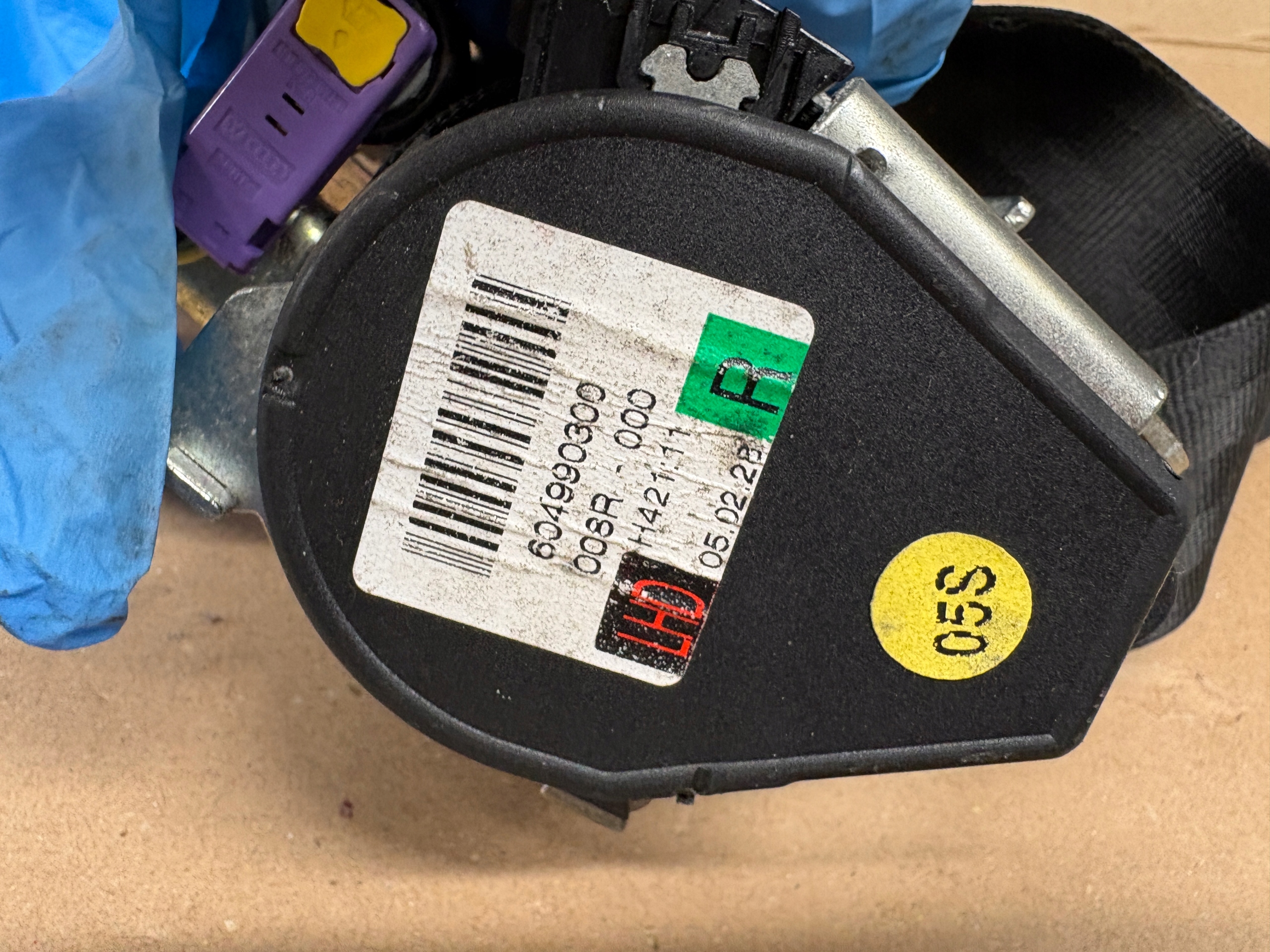 VW GOLF V plus tension belt safety right front 5M1857706