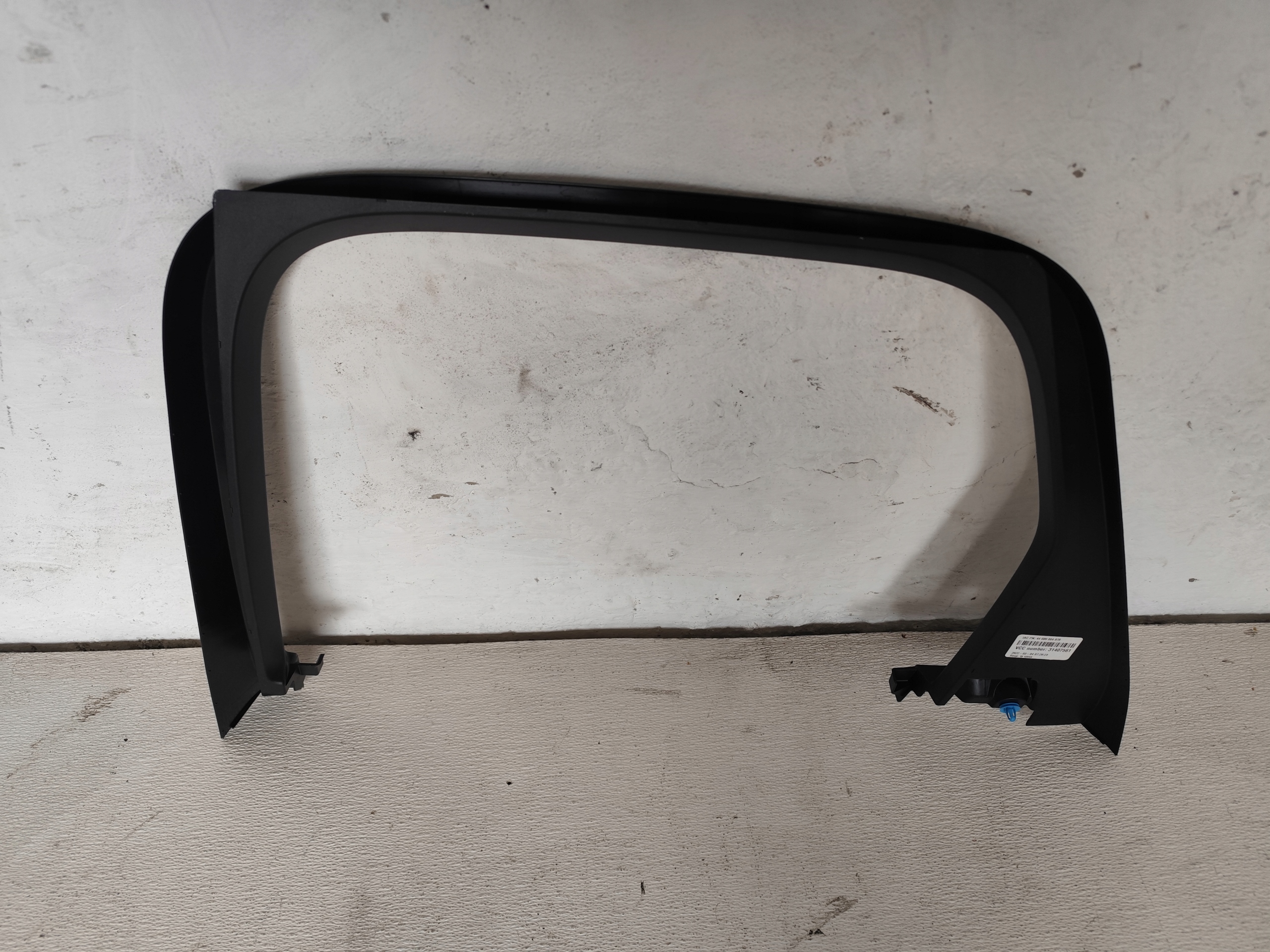 VOLVO XC60 II 2022 moulding windows door left rear part