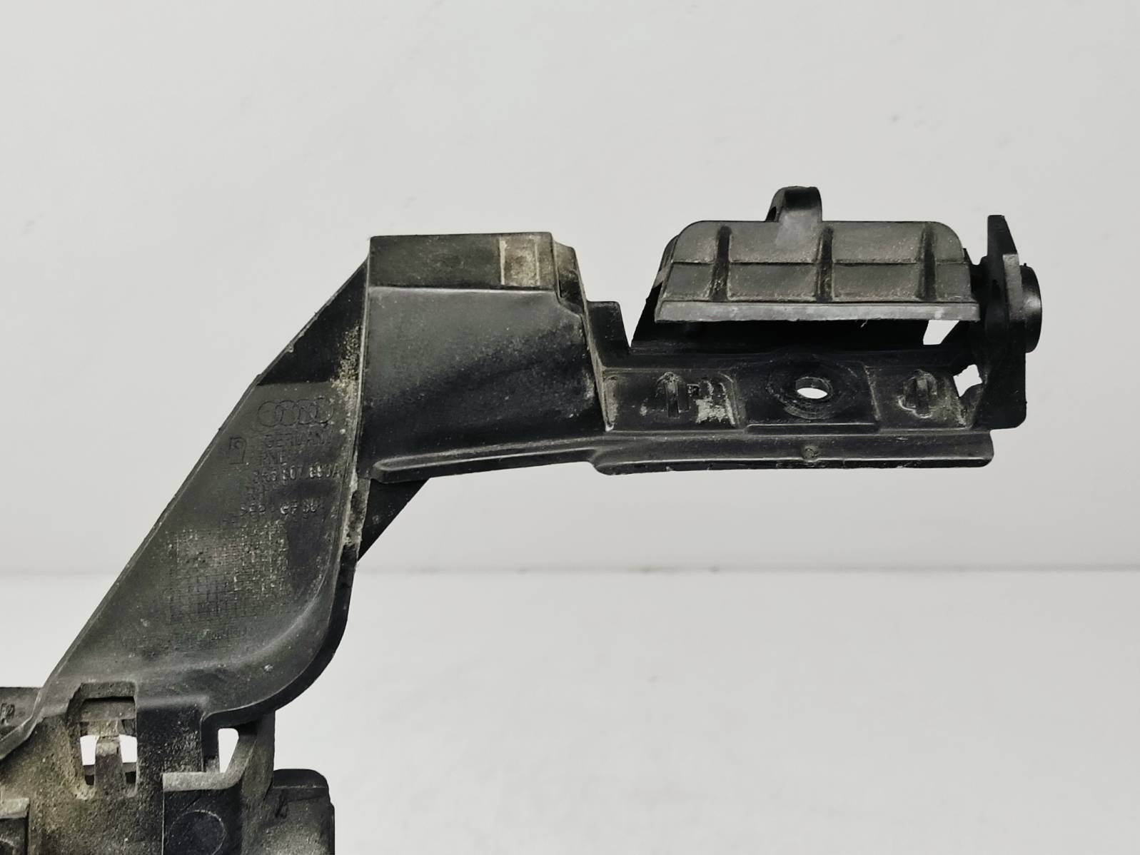 bumper bracket right rear part Audi A4 B8 2.0 TDI sedan 8K5807454