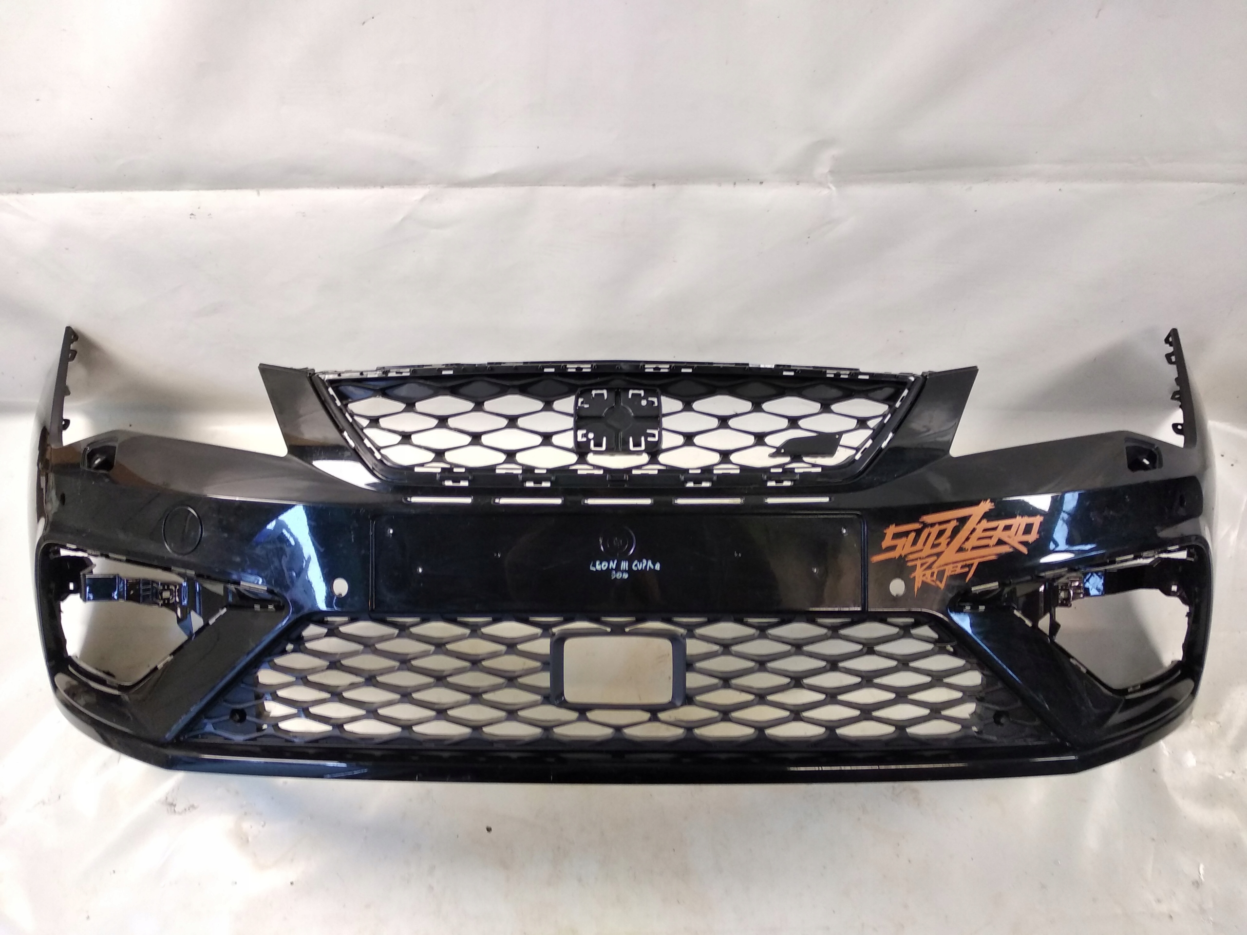 SEAT LEON III LIFT CUPRA ZDERZAK PRZÓD 4PDC 2016- Strona zabudowy przód