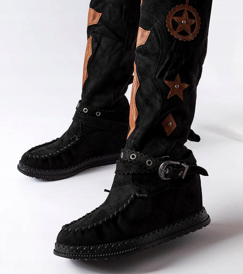 Czarne kozaki na krytym koturnie boho 24652 37 Stan opakowania oryginalne