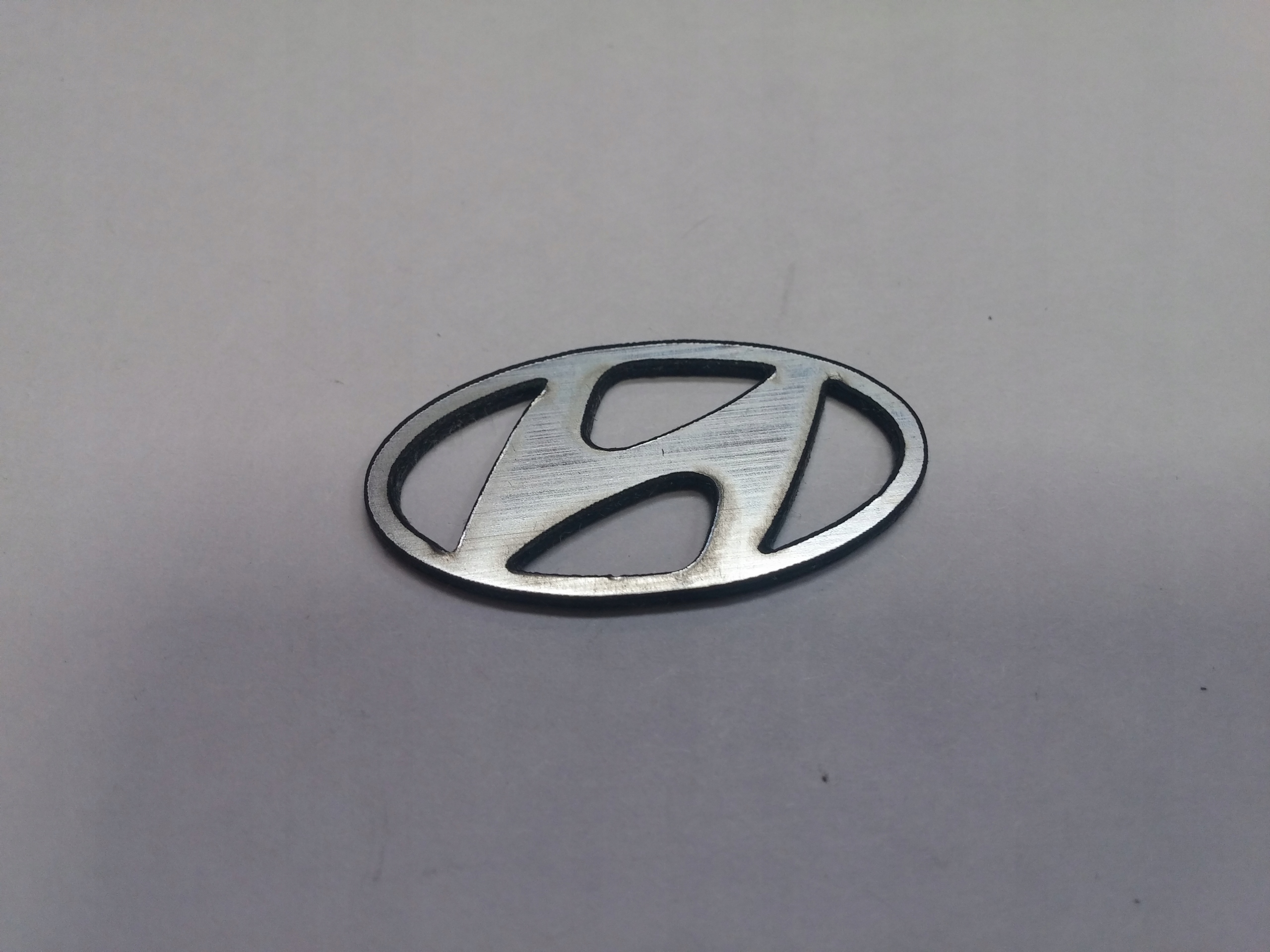 

Hyundai naklejka emblemat logo 60x32 mm * Srebro