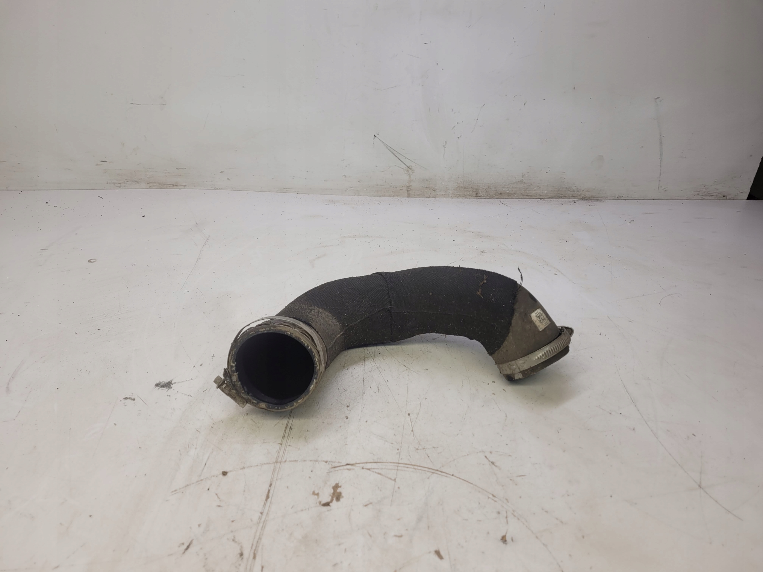 trouba hadice intercoolera AUDI A6 C7 A7 4G0145709AC