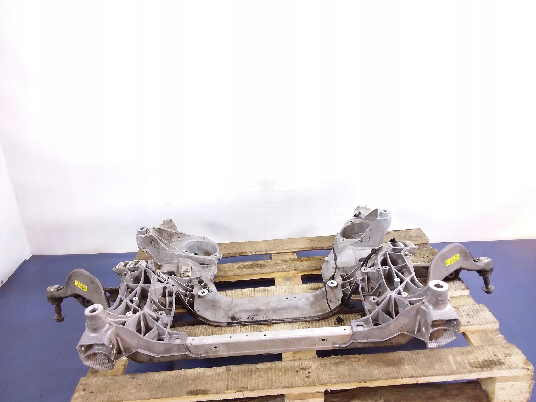 BMW 7 F01 3.0 D XDRIVE траверс балка сани