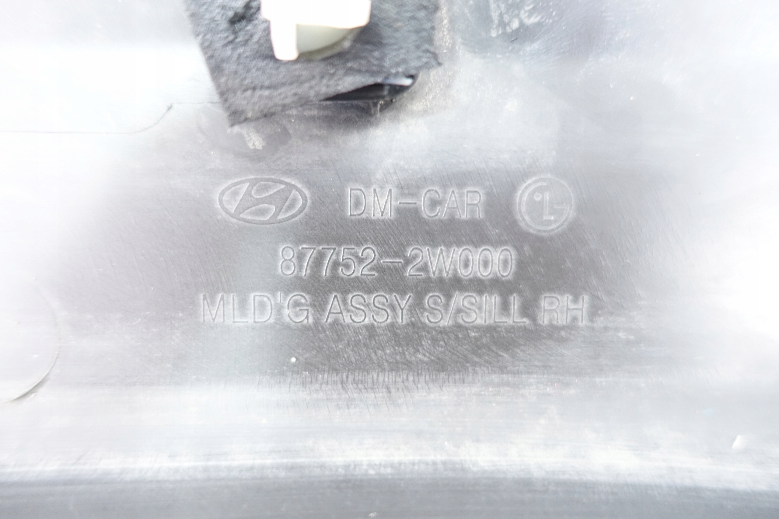 moulding cap threshold right HYUNDAI SANTA FE 12