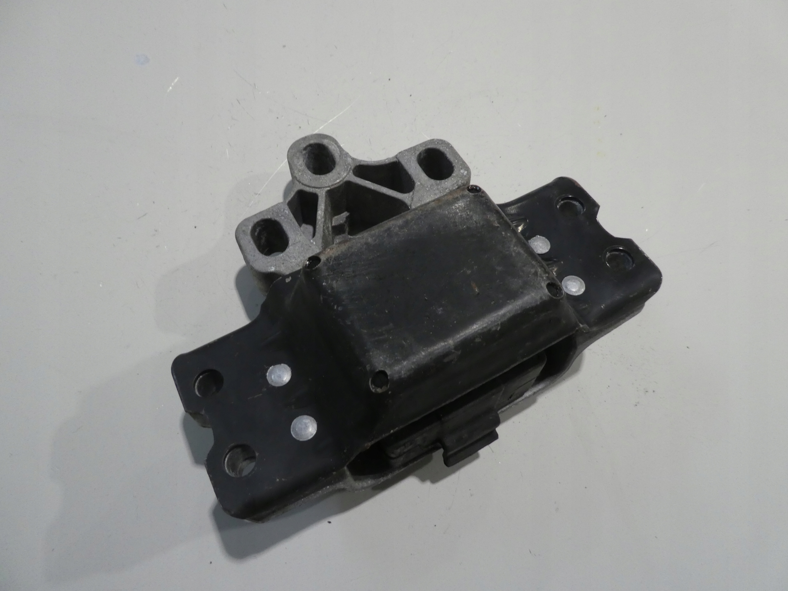 VW AUDI SKODA Airbag Getriebehalter 3C0199555AE