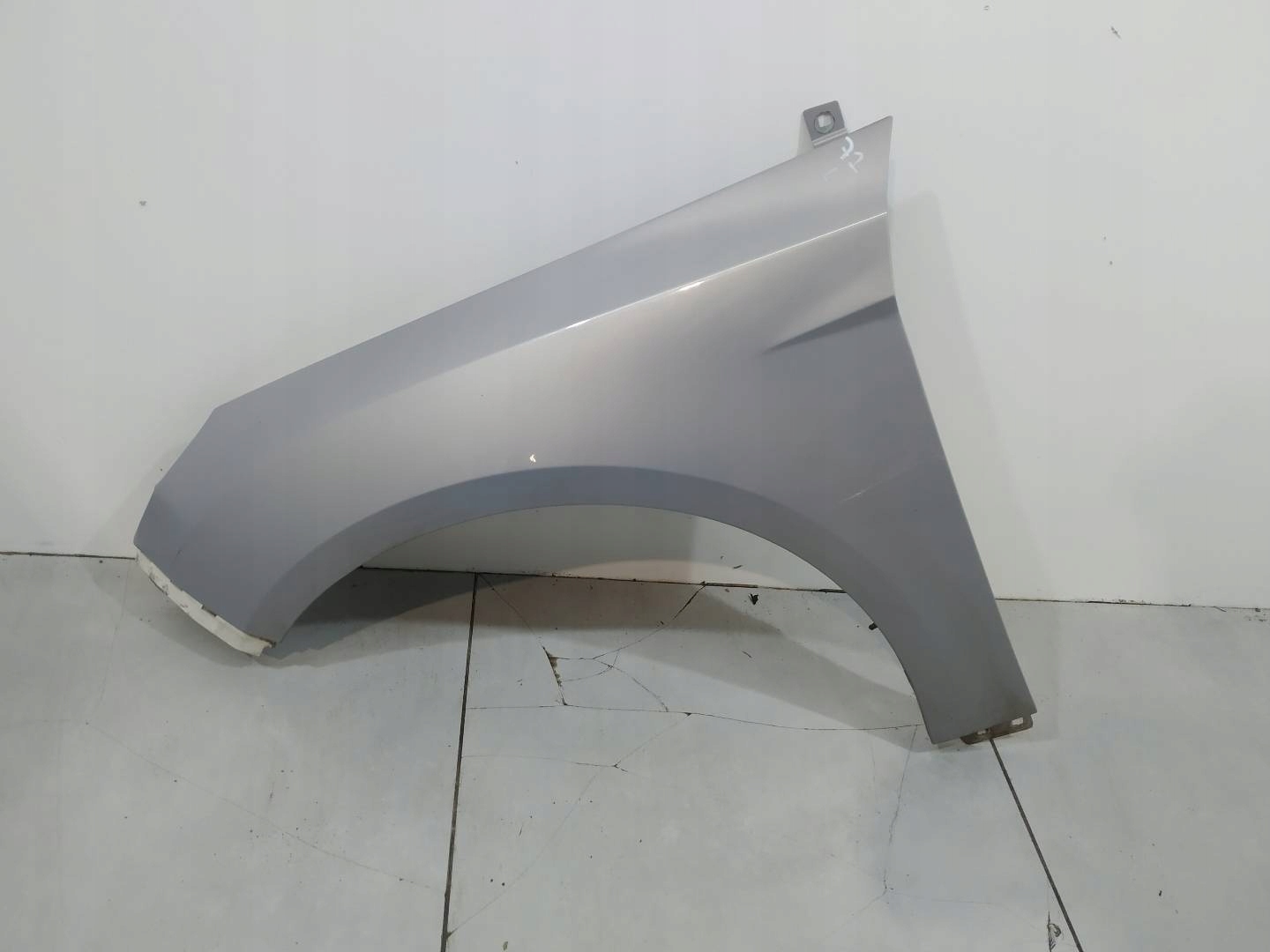 fender left front LB Ford Focus Mk3 (2010-2019)