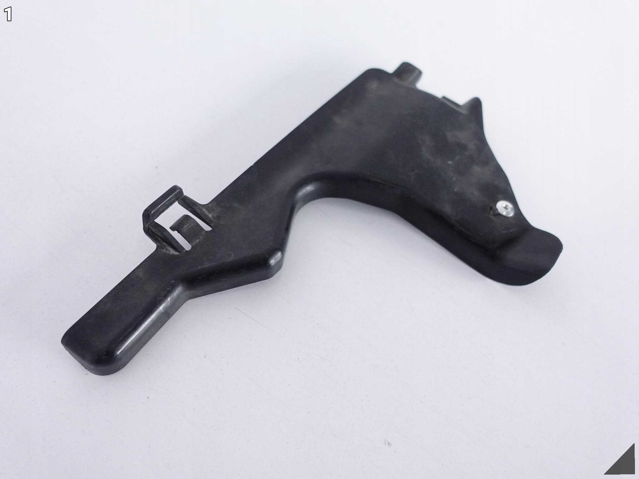 MERCEDES C-KLASA W205 support holder left W bumper rear part
