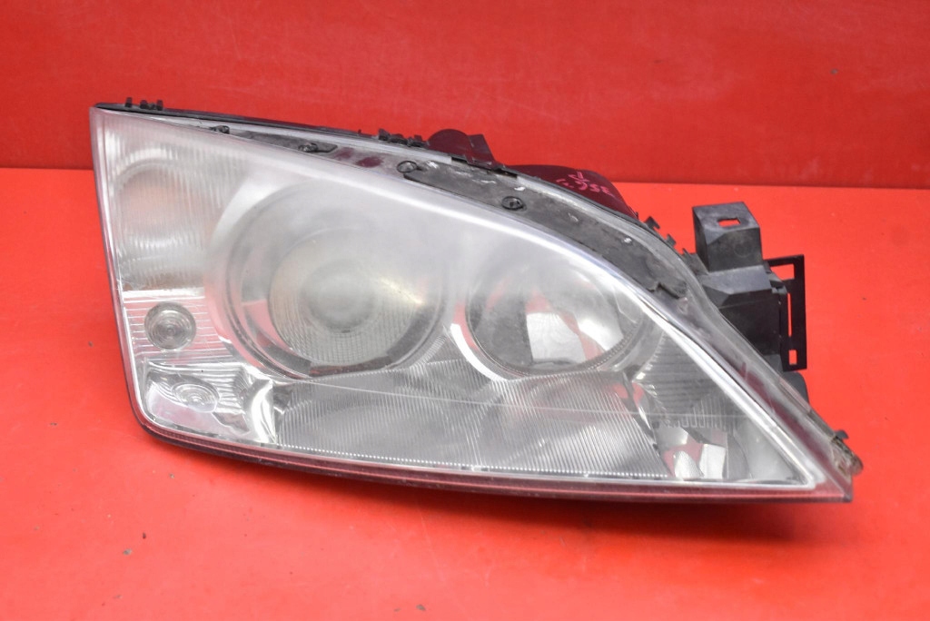 REFLEKTOR right light front XENON EU 1S71-13005-CH FORD MONDEO MK3 00-03