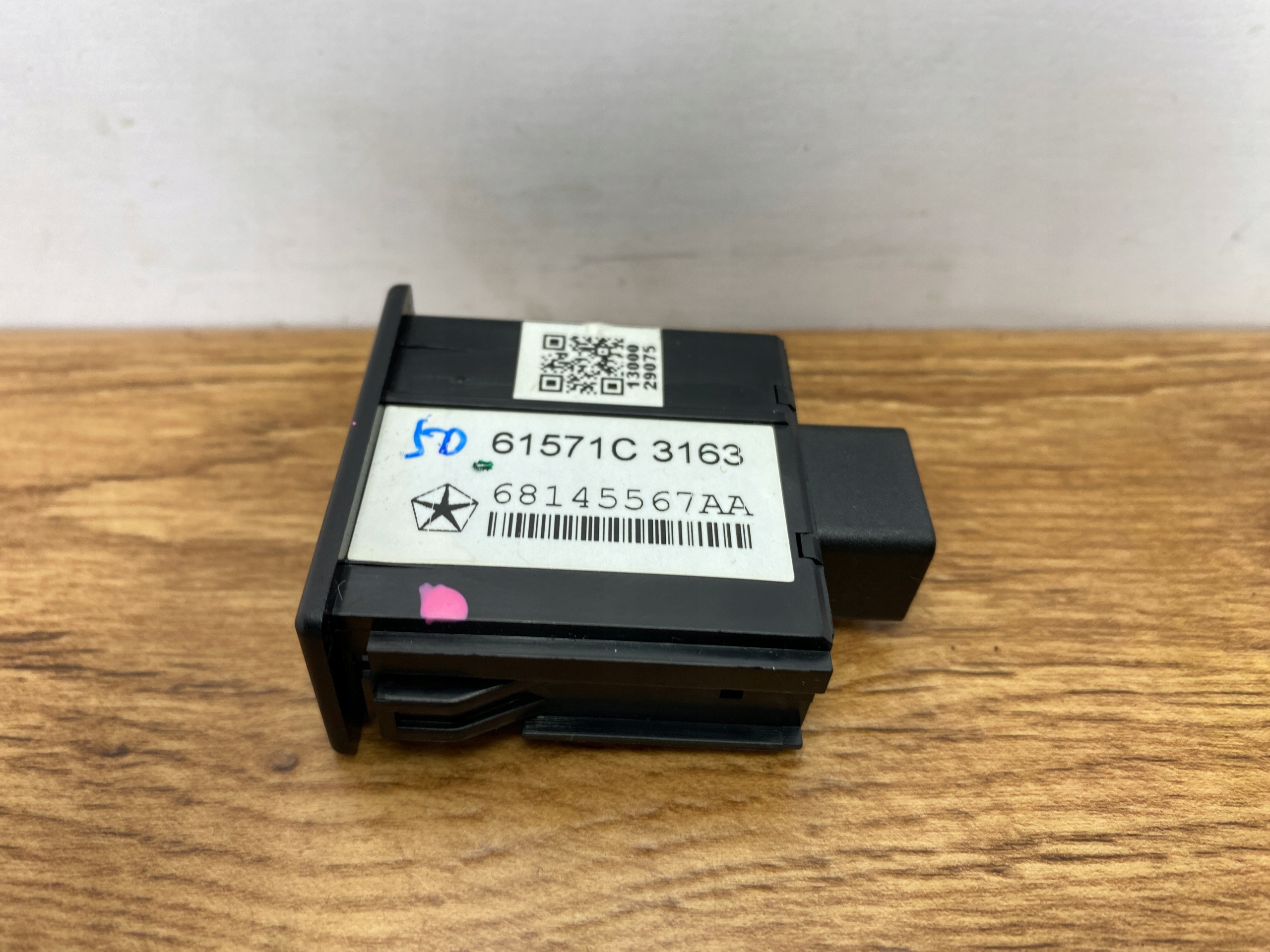 adapter USB Jeep Wrangler JL 2018+ USA