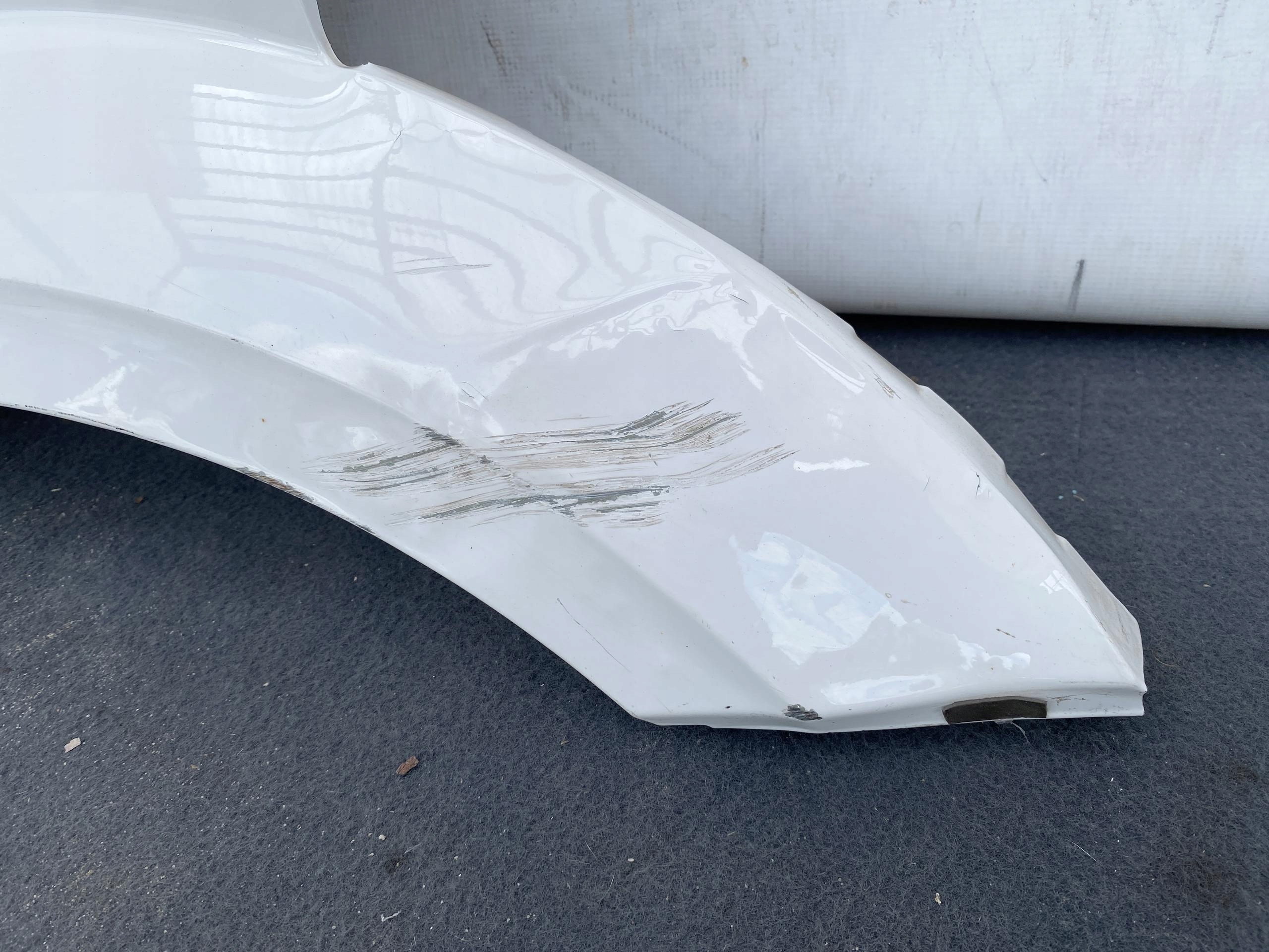 MAN TGE VW CRAFTER II 2 16- fender front front left BIALY 7C0821105B