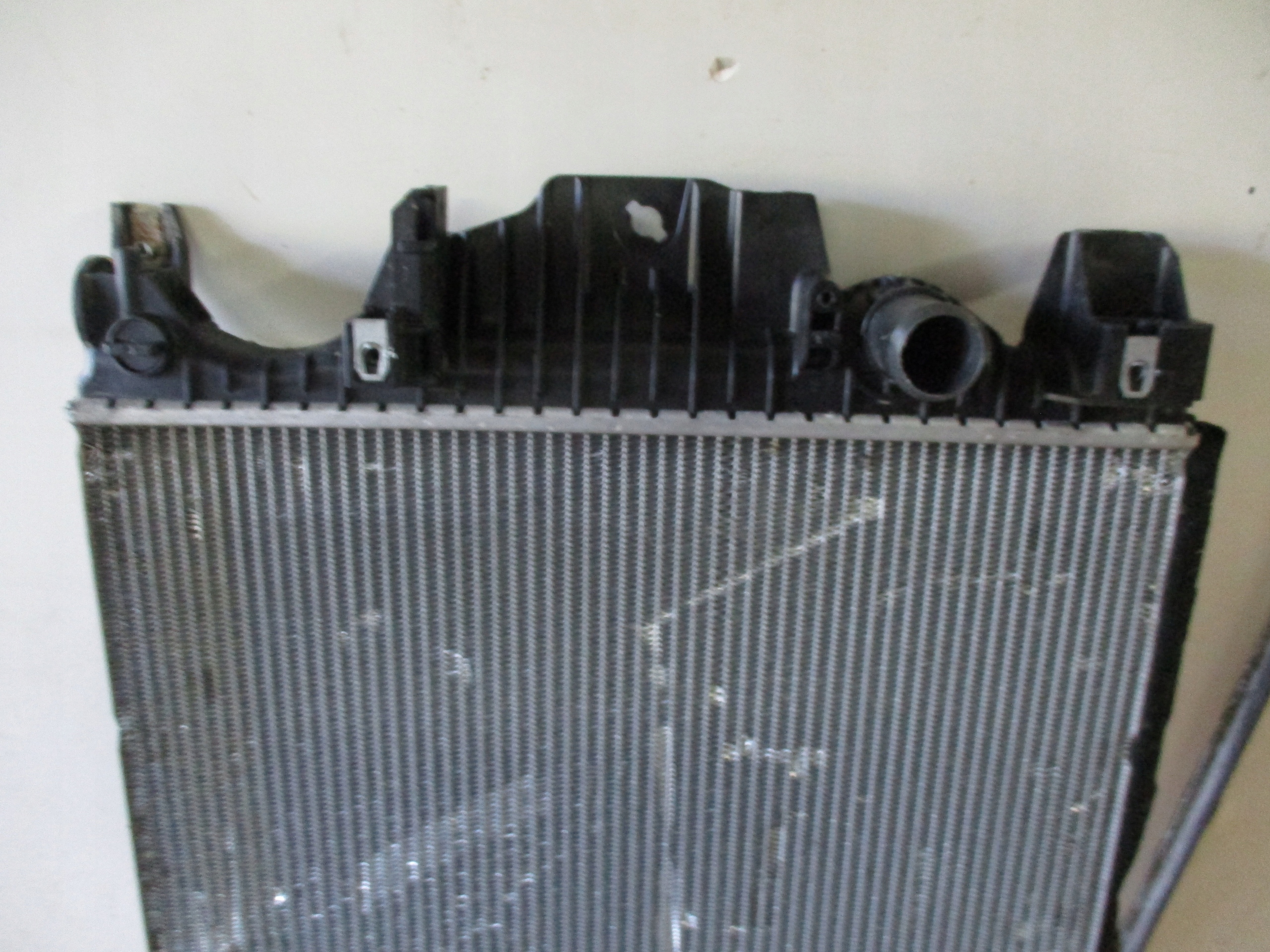 water cooler Ford S-MAX 2,0 TDCI 15-20r DG93-8005-BD