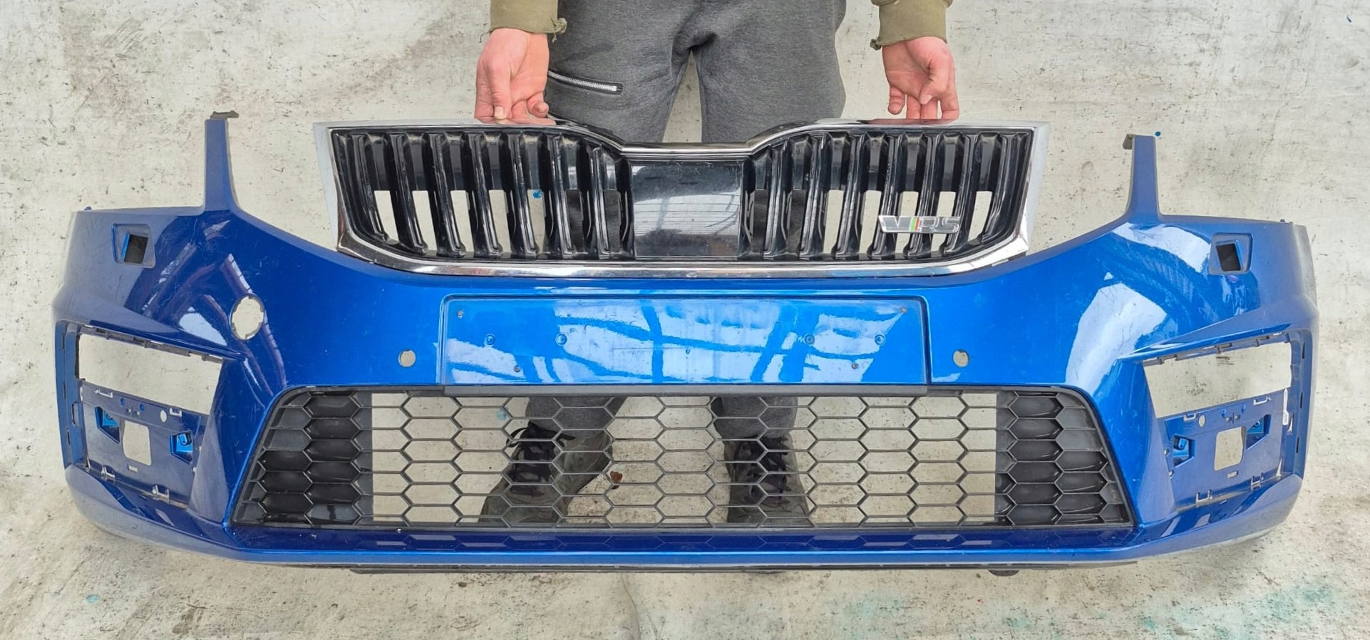 SKODA OCTAVIA III RS LIFT 17- bumper front front grill SPR 4XPDC