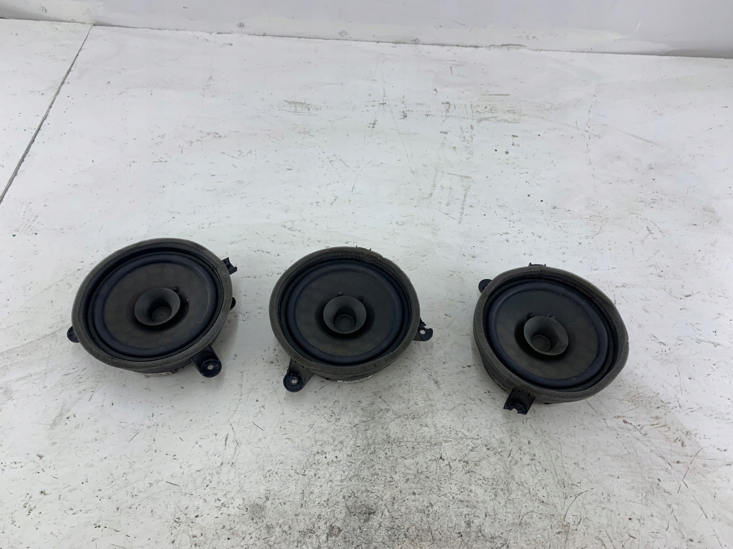 VOLVO V50 and speaker door 30752083