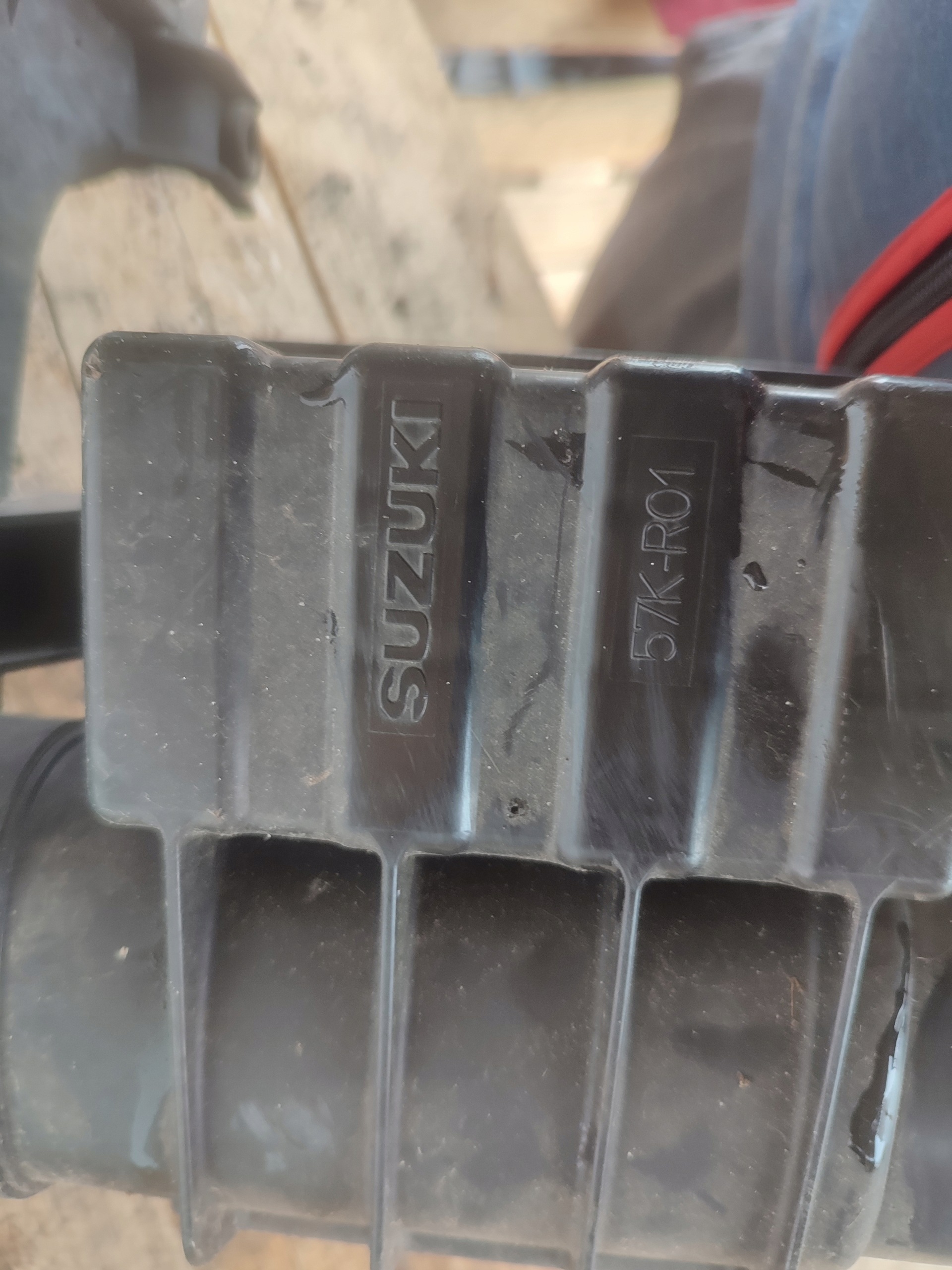 obal filtru vzduchový SUZUKI SWIFT 3 MK6 57K-R01