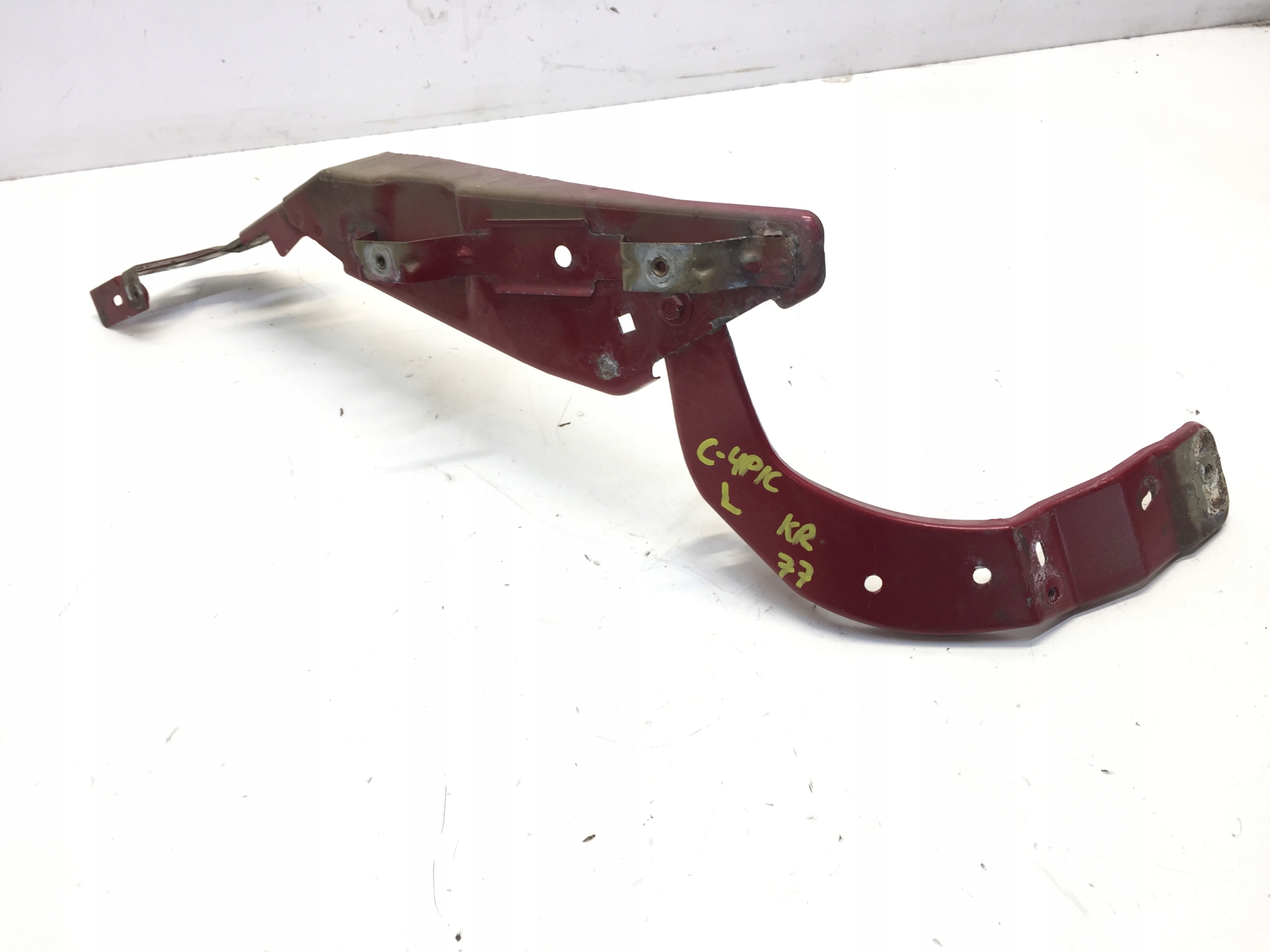 Окуляр крепление крыла левое C4 PICASSO II