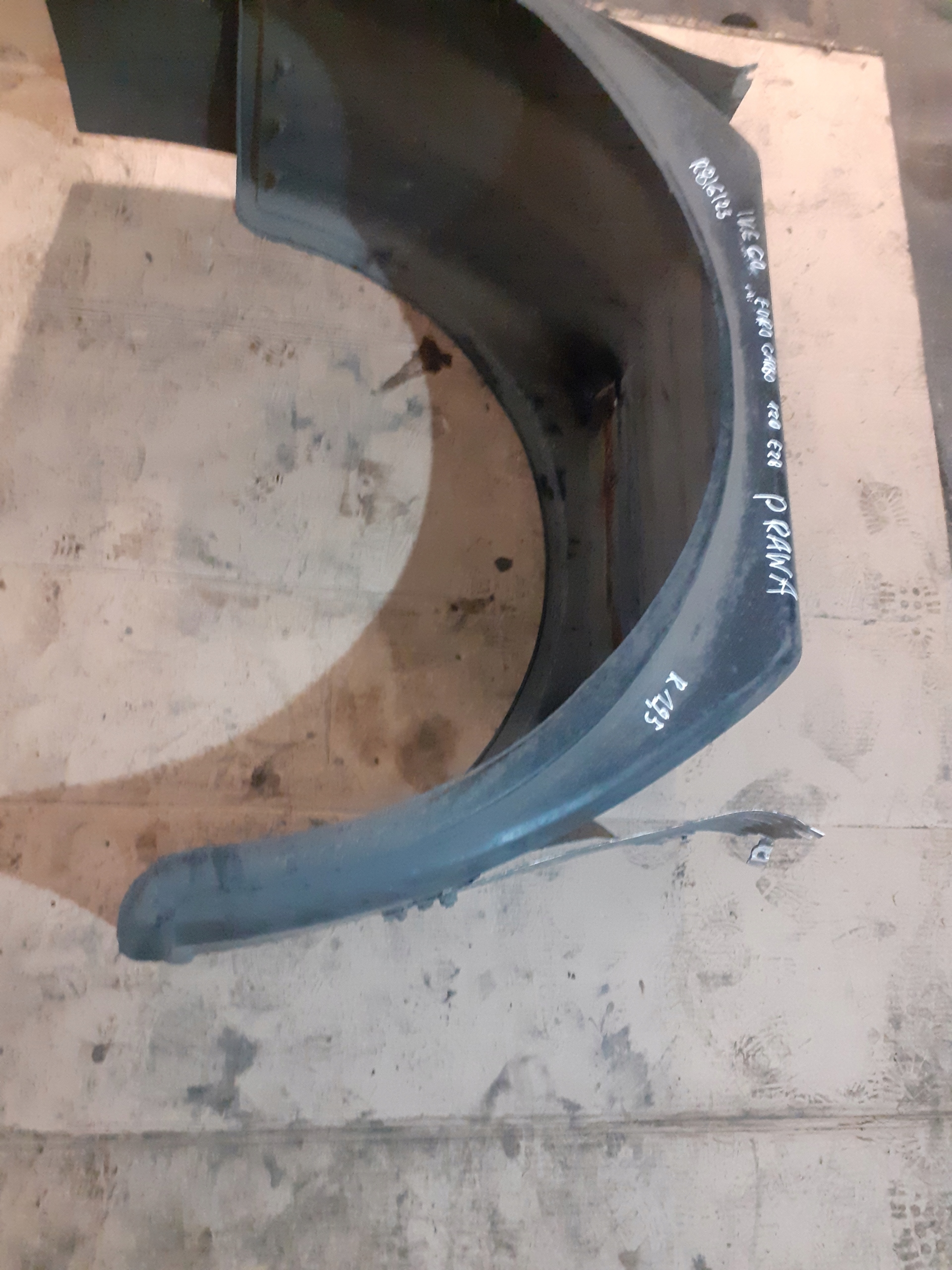 IVECO EUROCARGO mudguard front left and right 2SZT