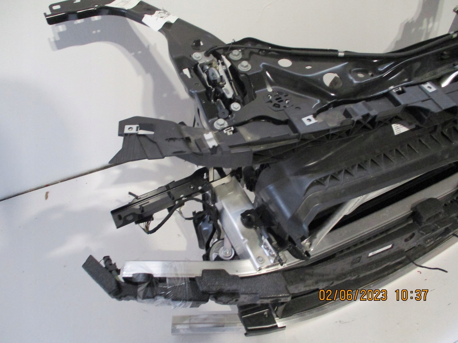 Pas przedni chłodnice BMW 2 U06 2,0D Producent części BMW OE