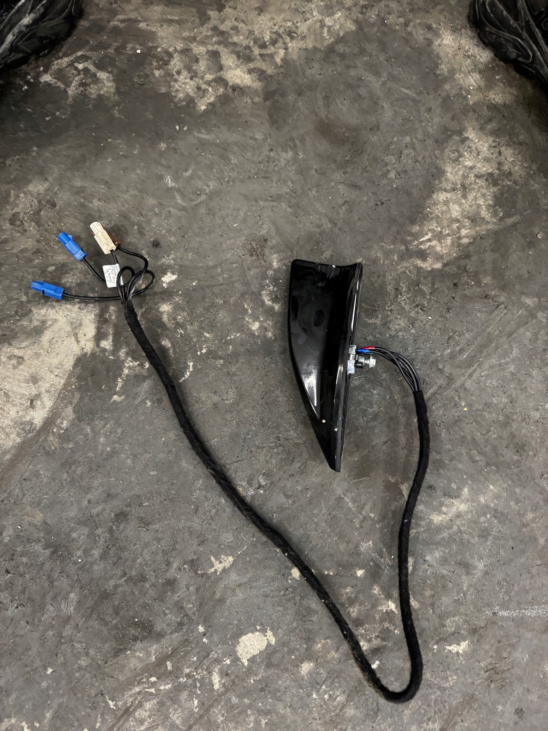 RENAULT AUSTRAL ANTENA dach RADIO Navigation GPS 282164003R
