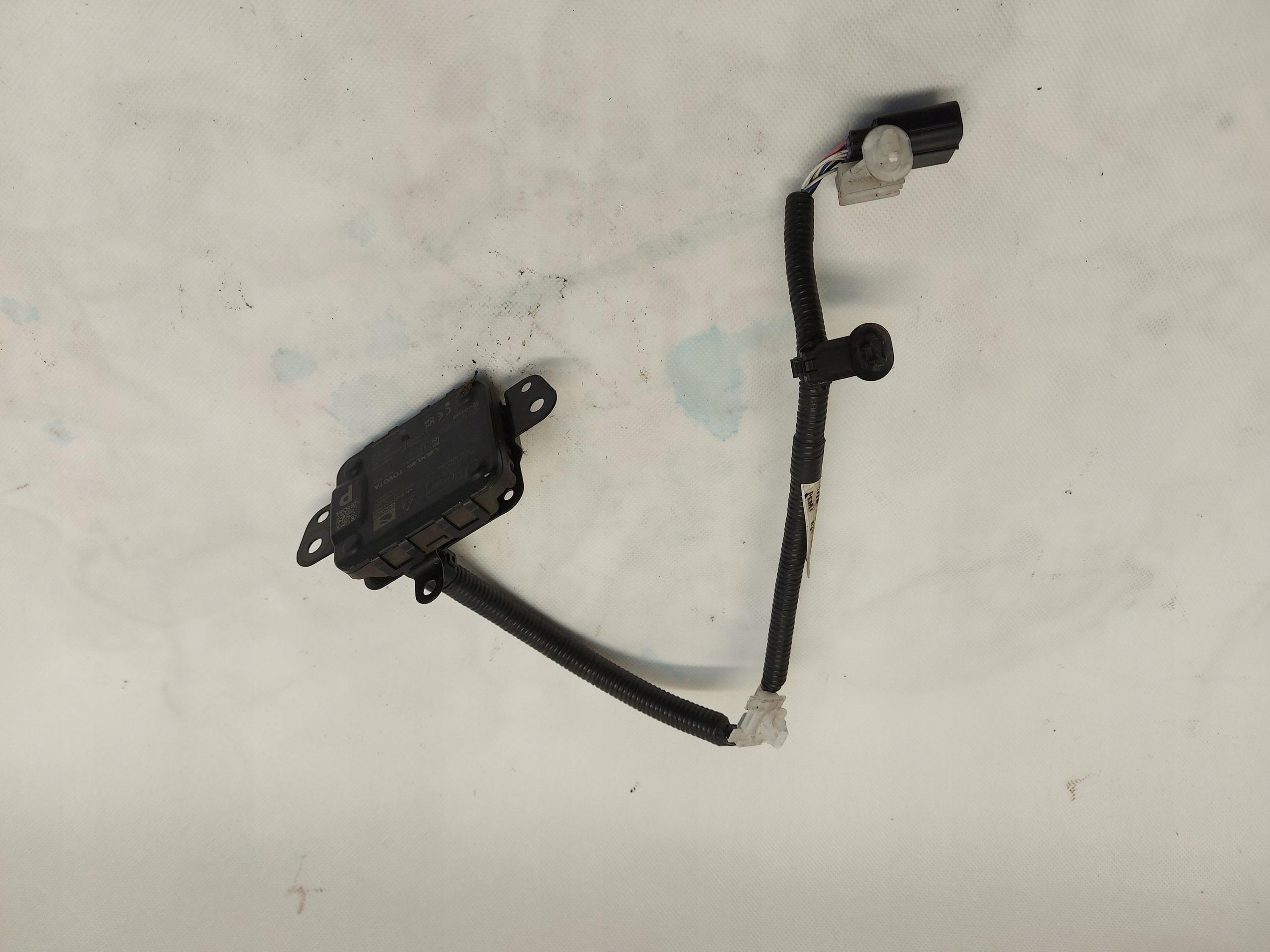 LEXUS RX500H V 5 2023- RADAR PREDKOSCI 88210-48150
