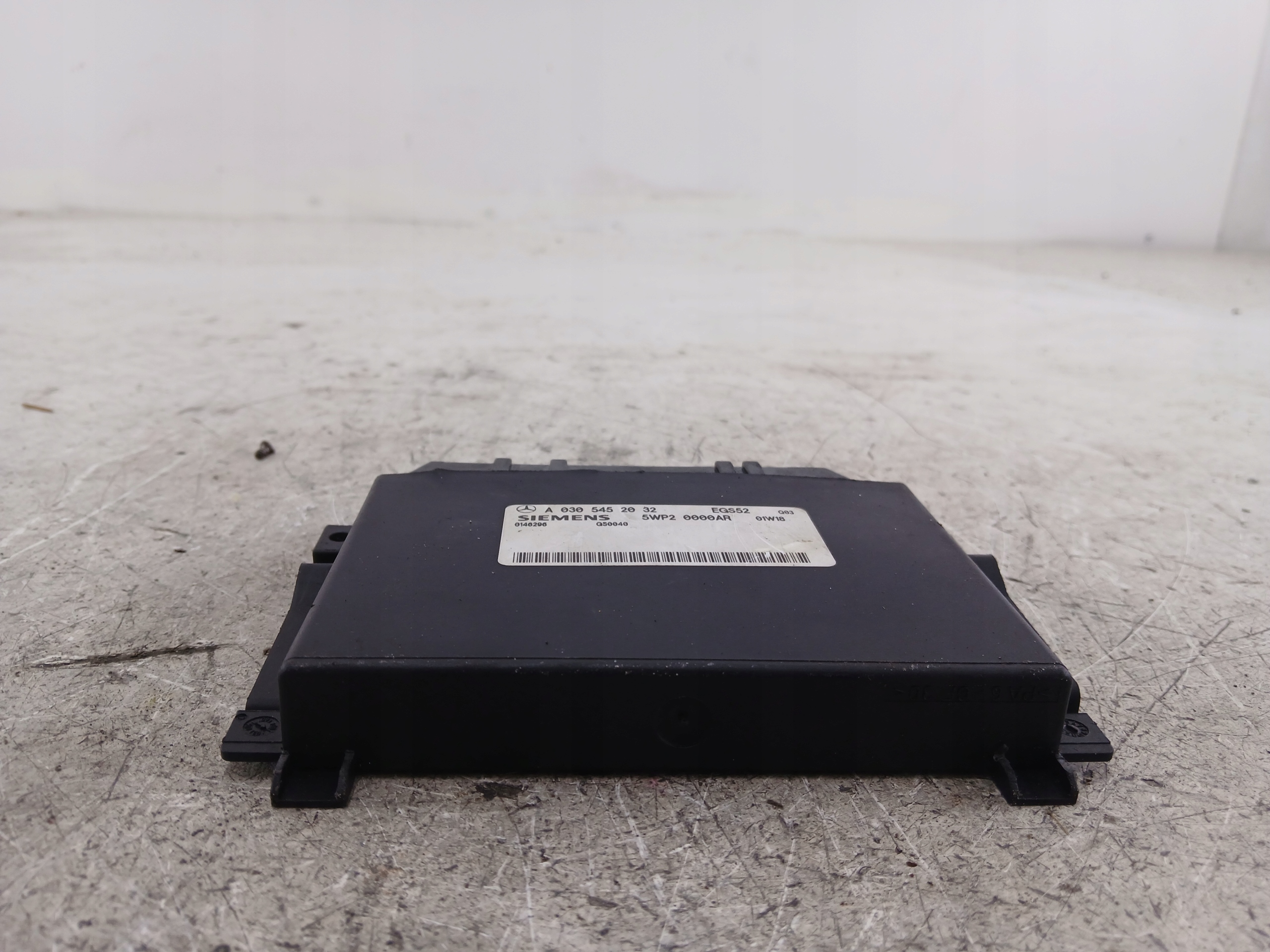 MERCEDES W210 control unit of the engine A0305452032