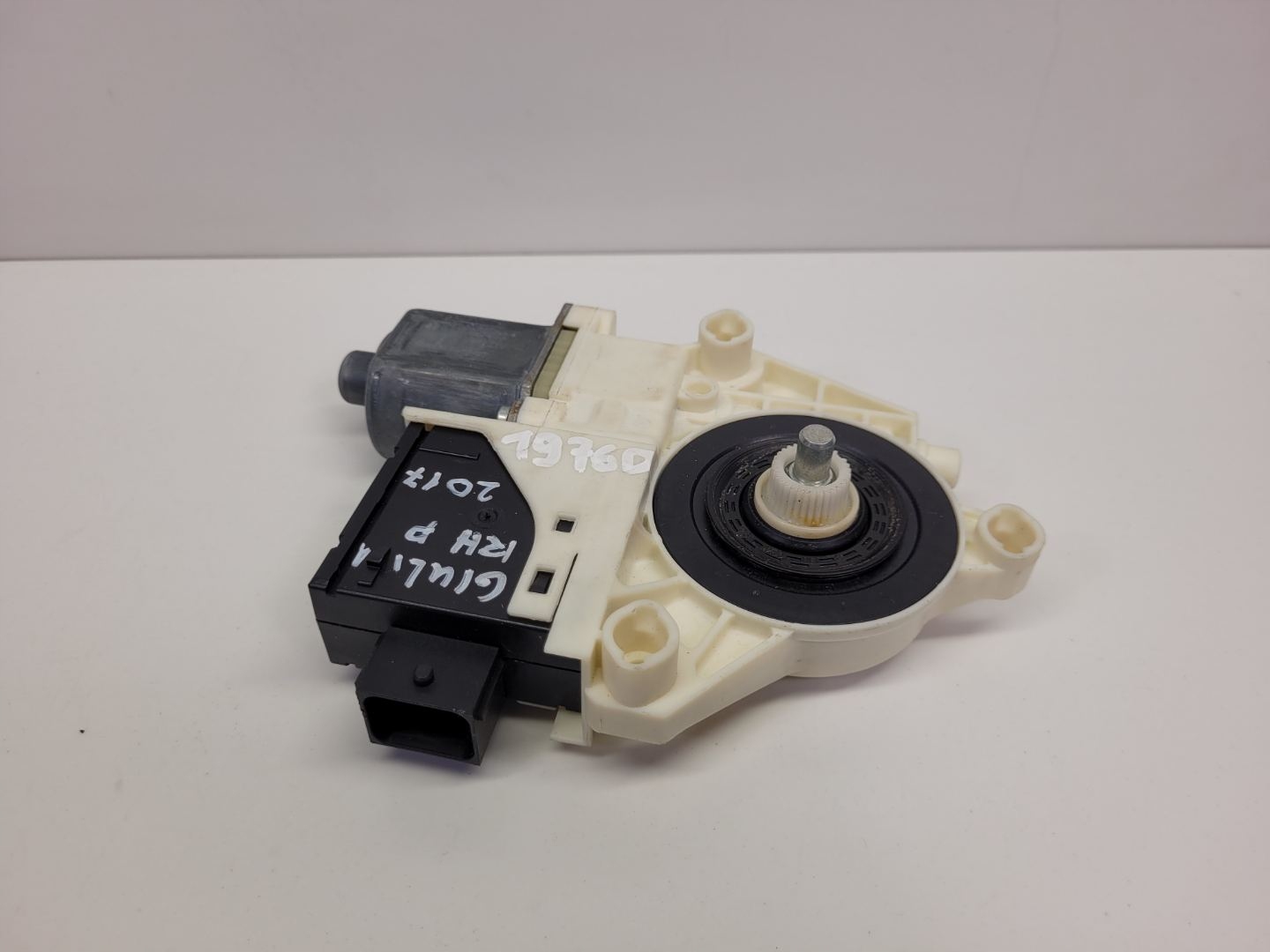 mini motor windows front right side Alfa Romeo Giulia 2 2017 C59649-102
