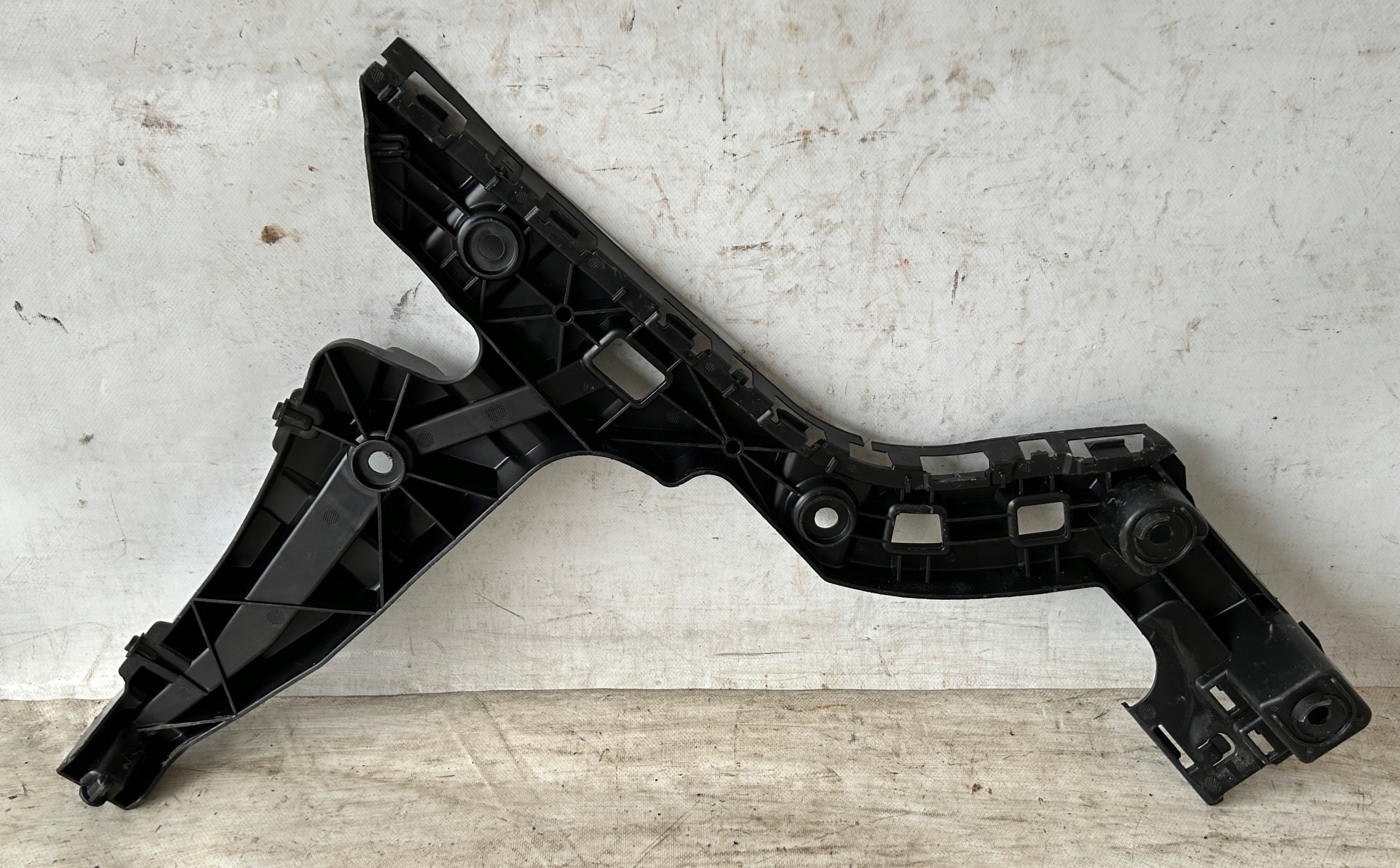 bumper bracket right rear part VW GOLF VIII KOMBI