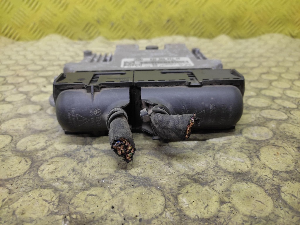 VW CADDY 3 control unit of the engine 0281012390